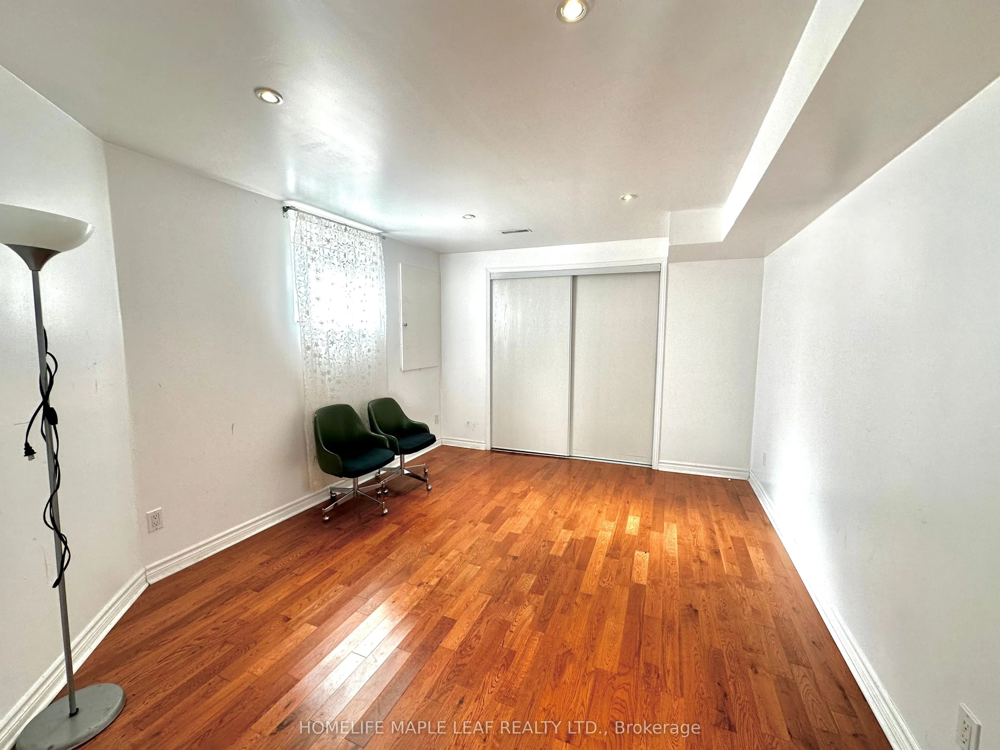 41 Woodstream Avenue E