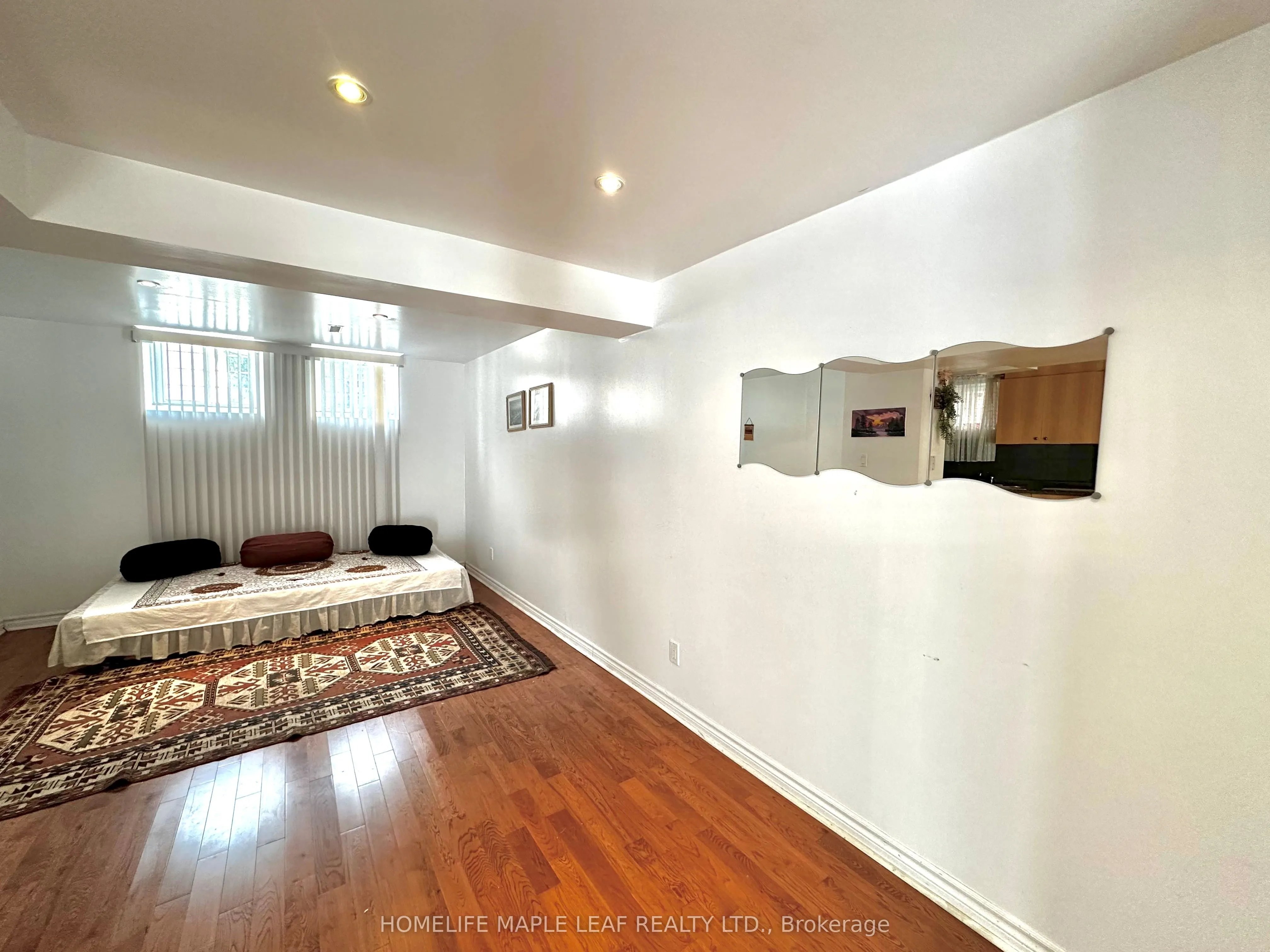 41 Woodstream Avenue E