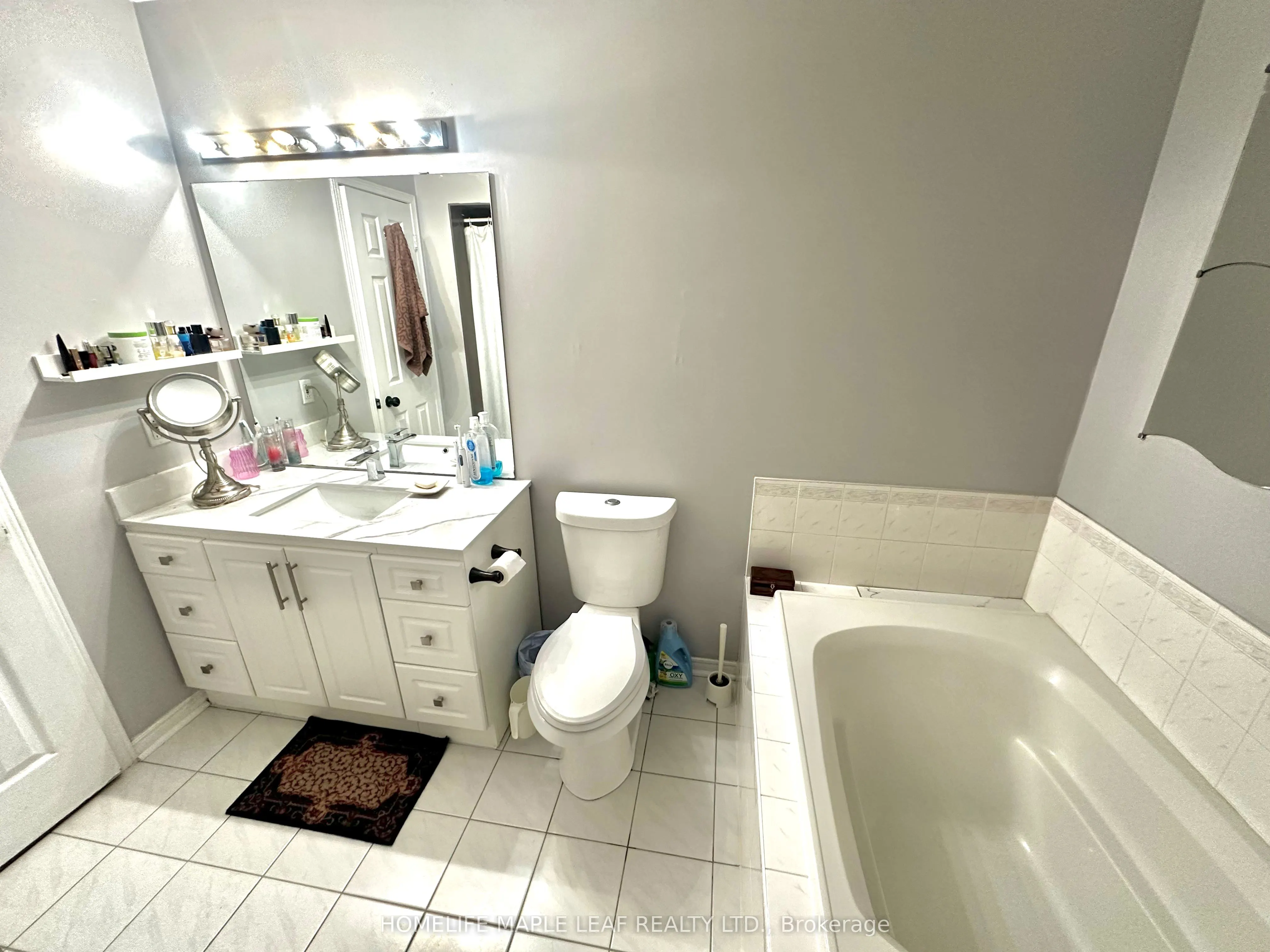 41 Woodstream Avenue E