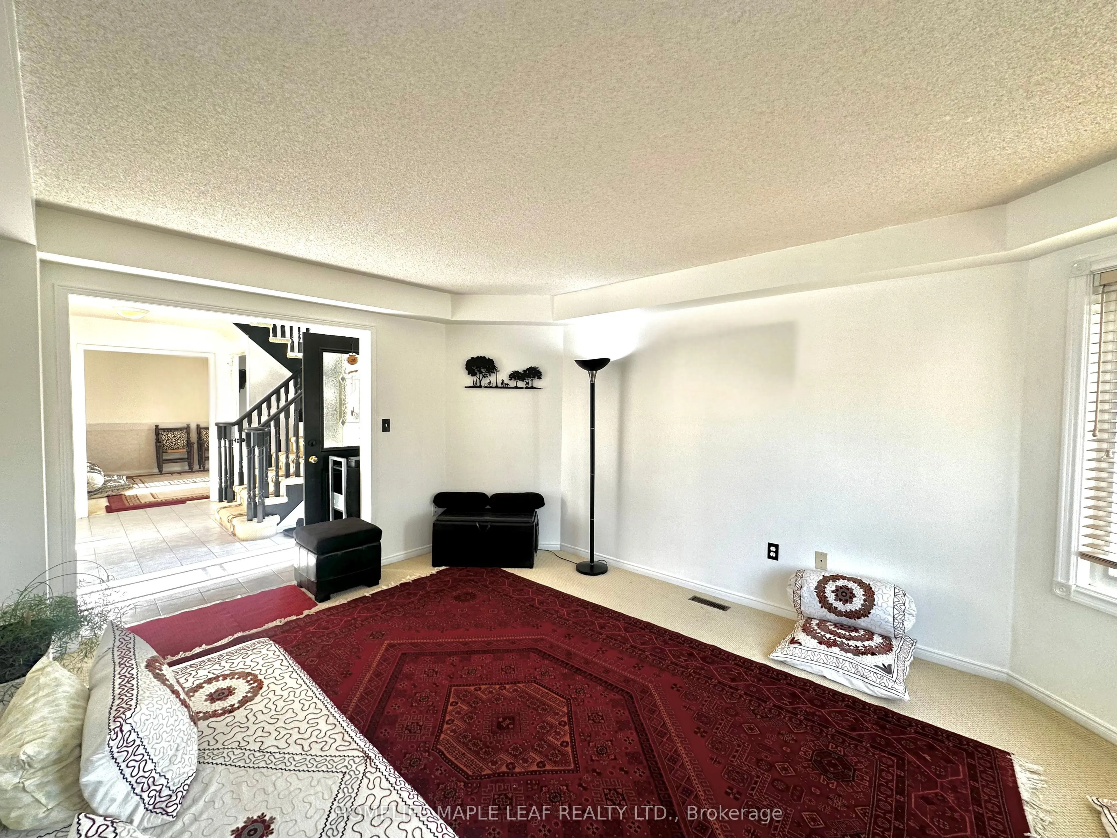 41 Woodstream Avenue E