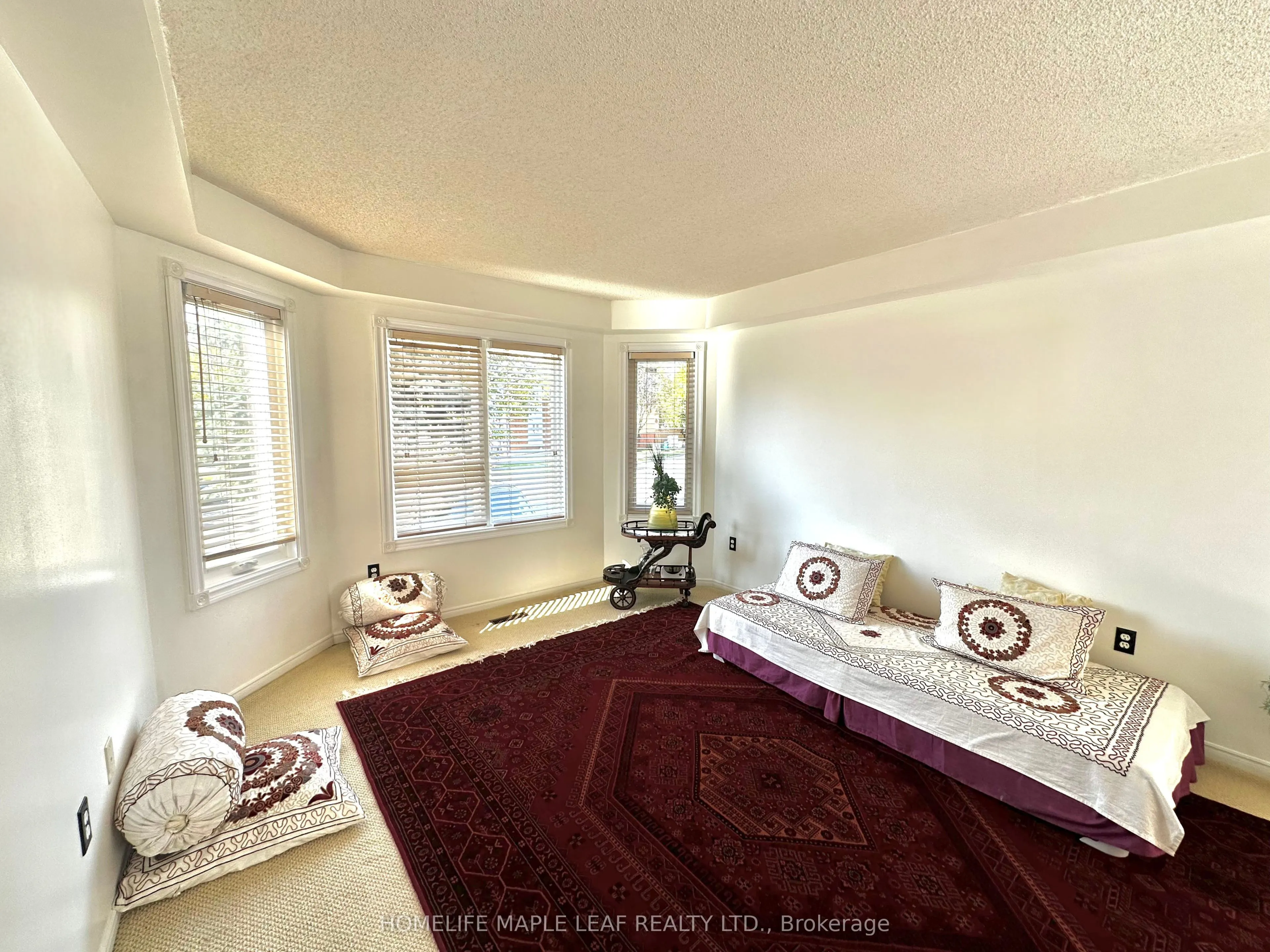 41 Woodstream Avenue E