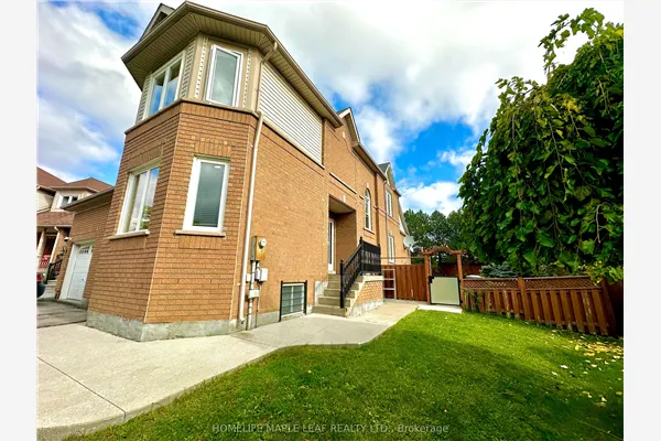 41 Woodstream Avenue E