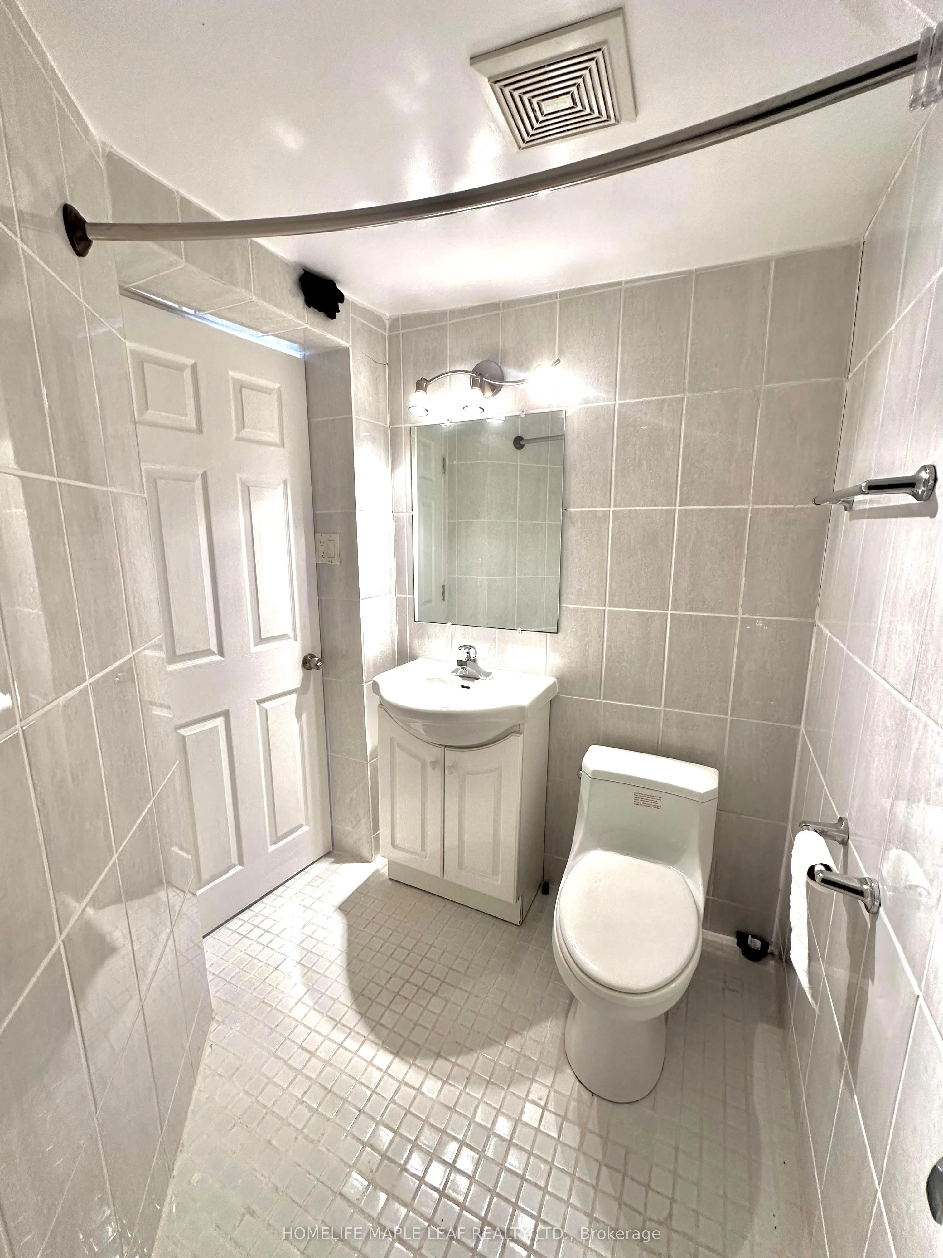 41 Woodstream Avenue E