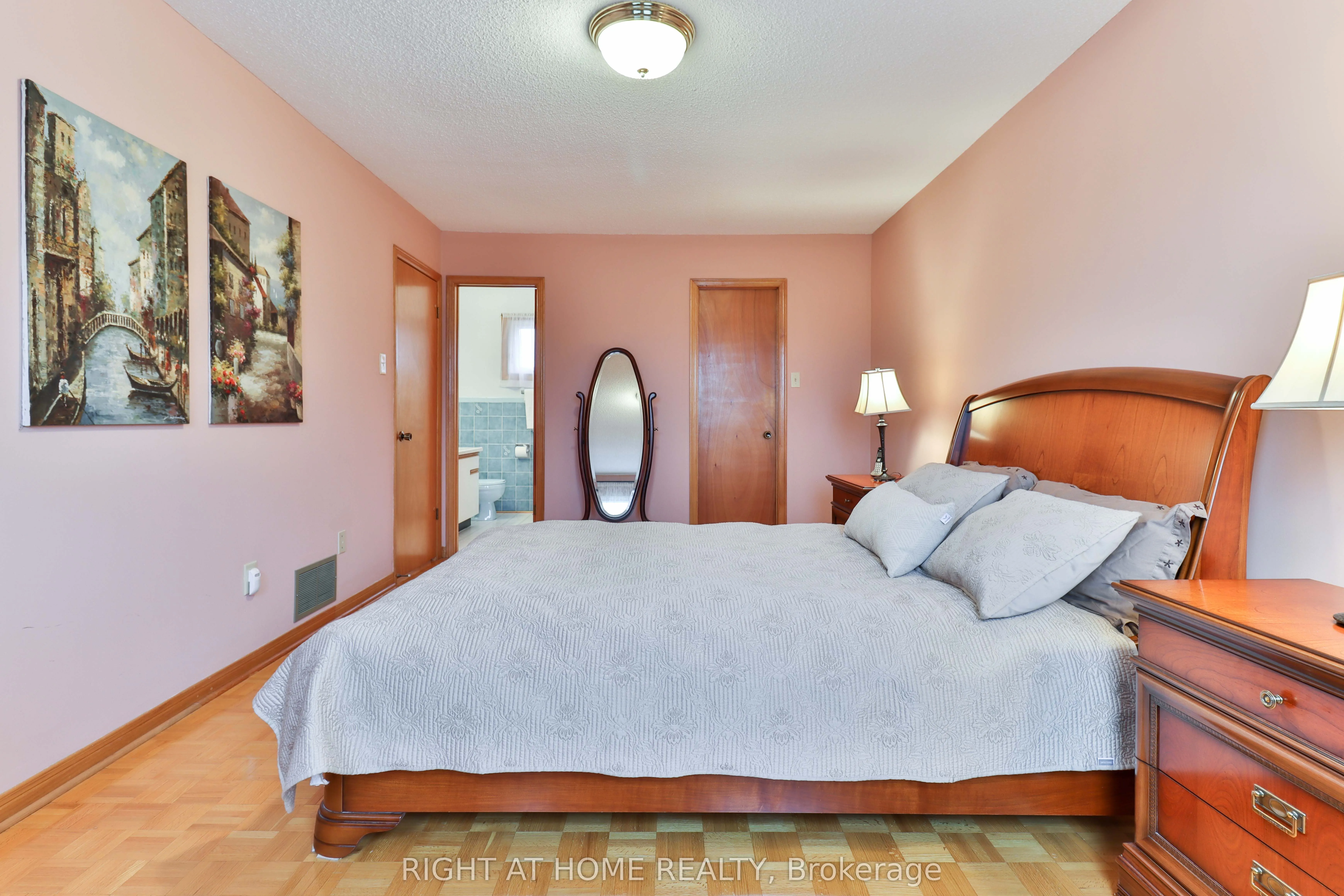 1433 Bough Beeches Boulevard