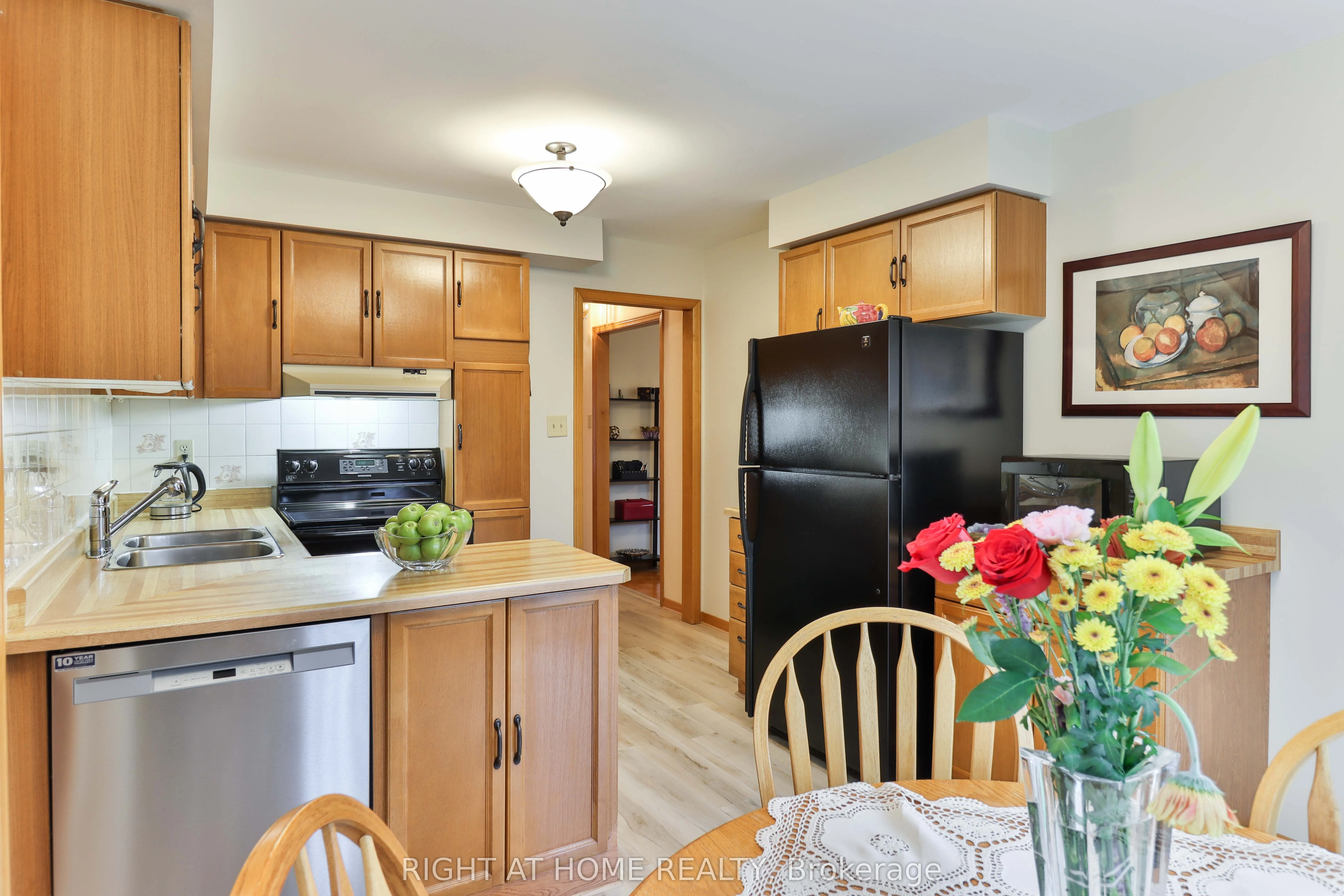 1433 Bough Beeches Boulevard