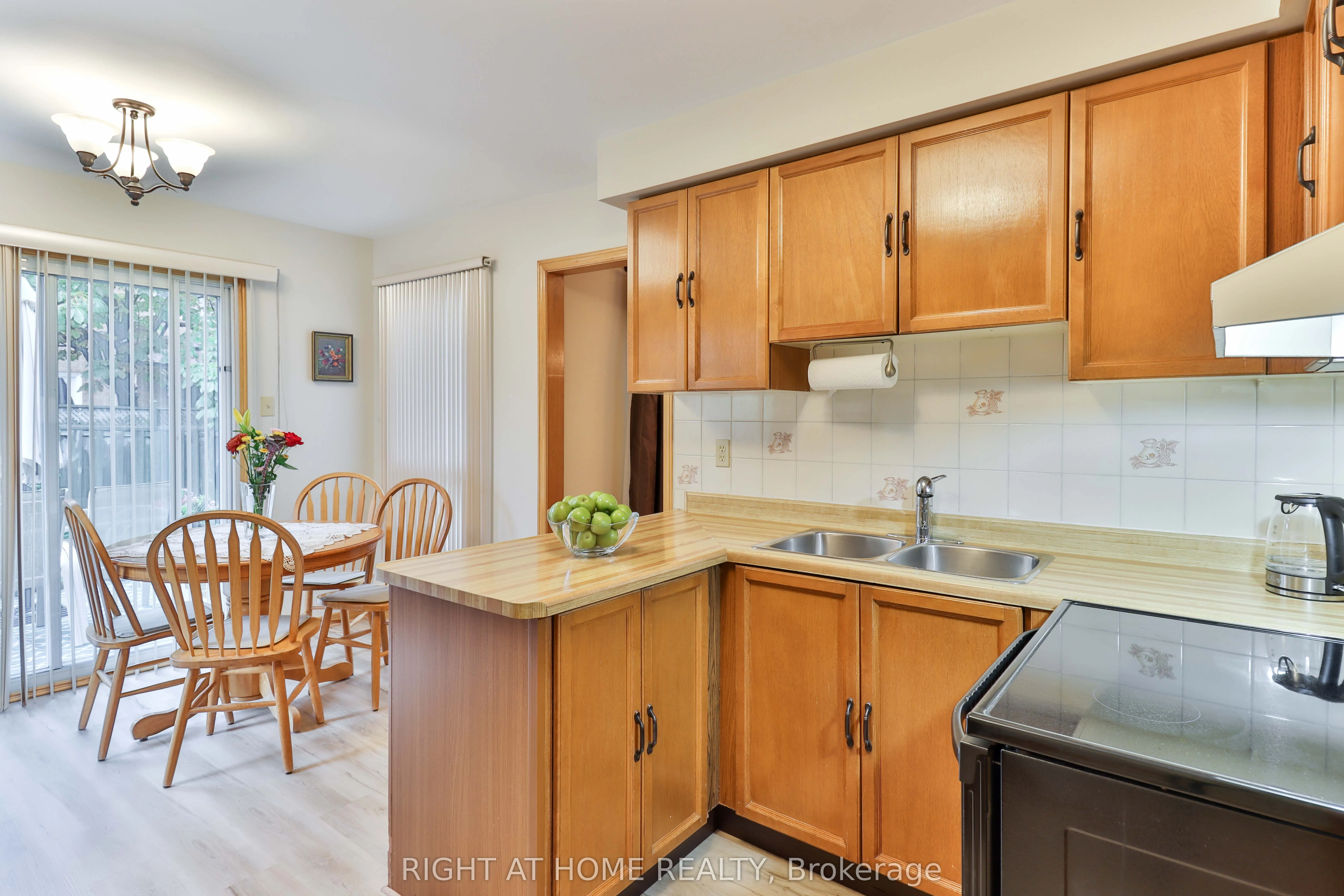 1433 Bough Beeches Boulevard