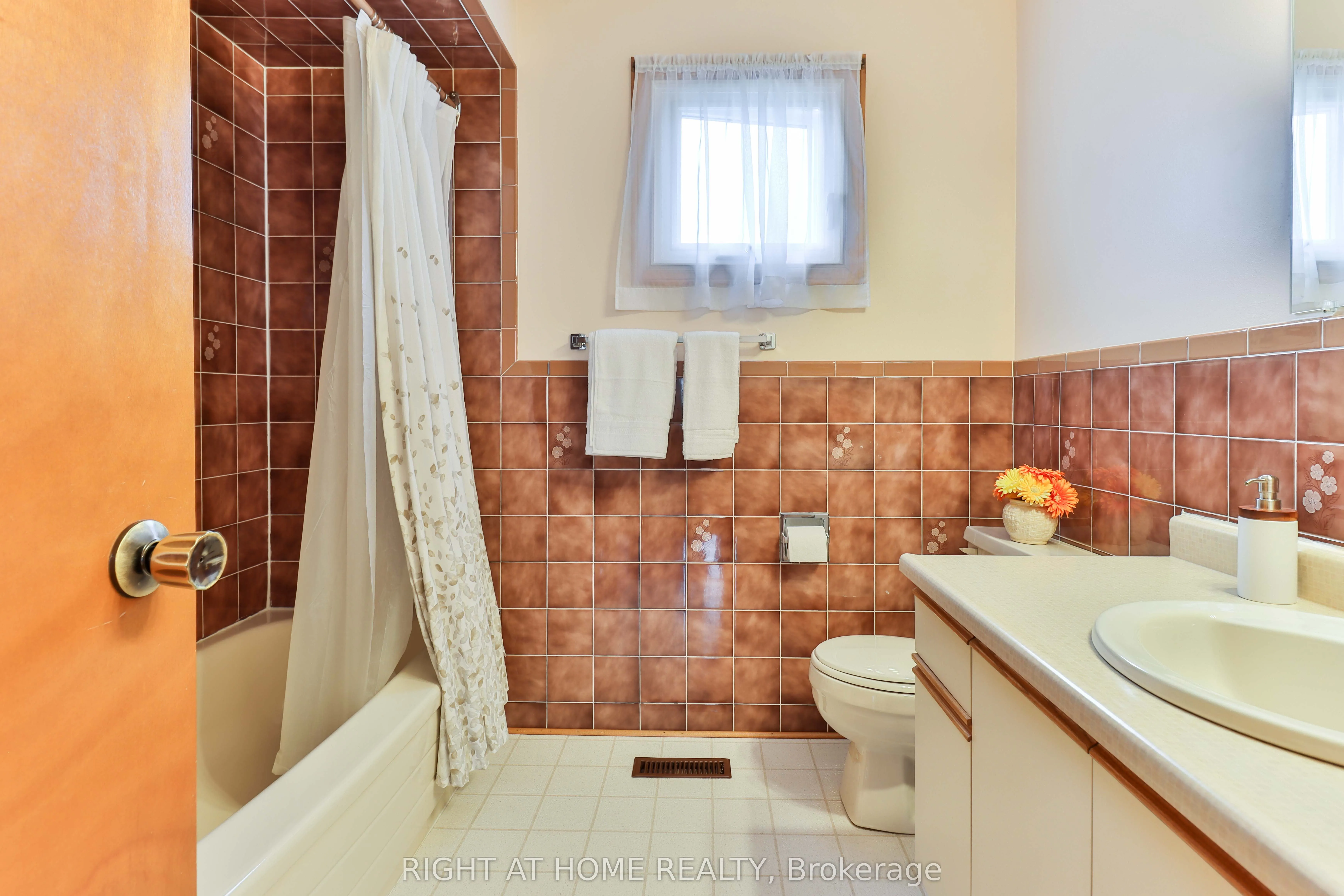 1433 Bough Beeches Boulevard