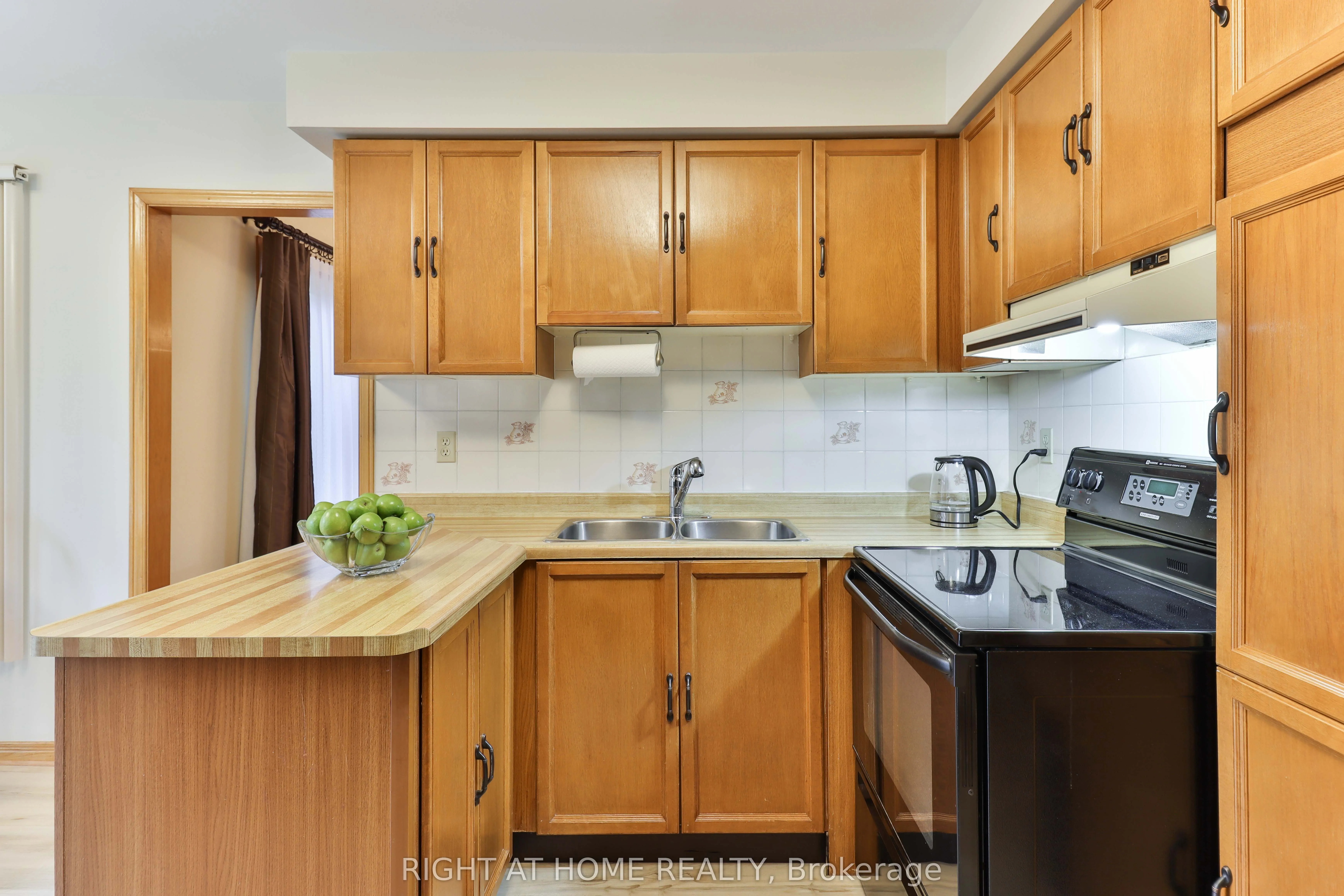 1433 Bough Beeches Boulevard