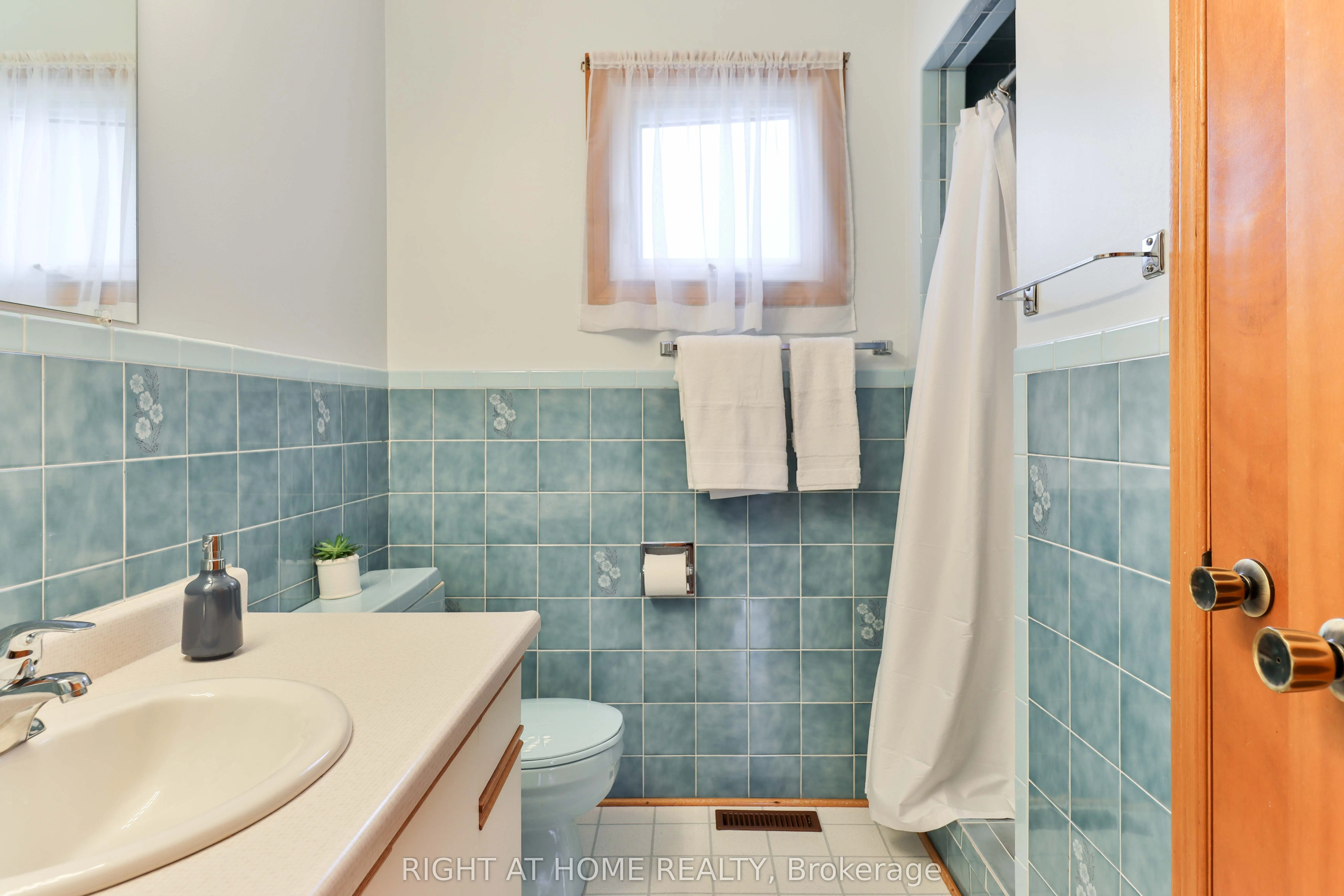 1433 Bough Beeches Boulevard