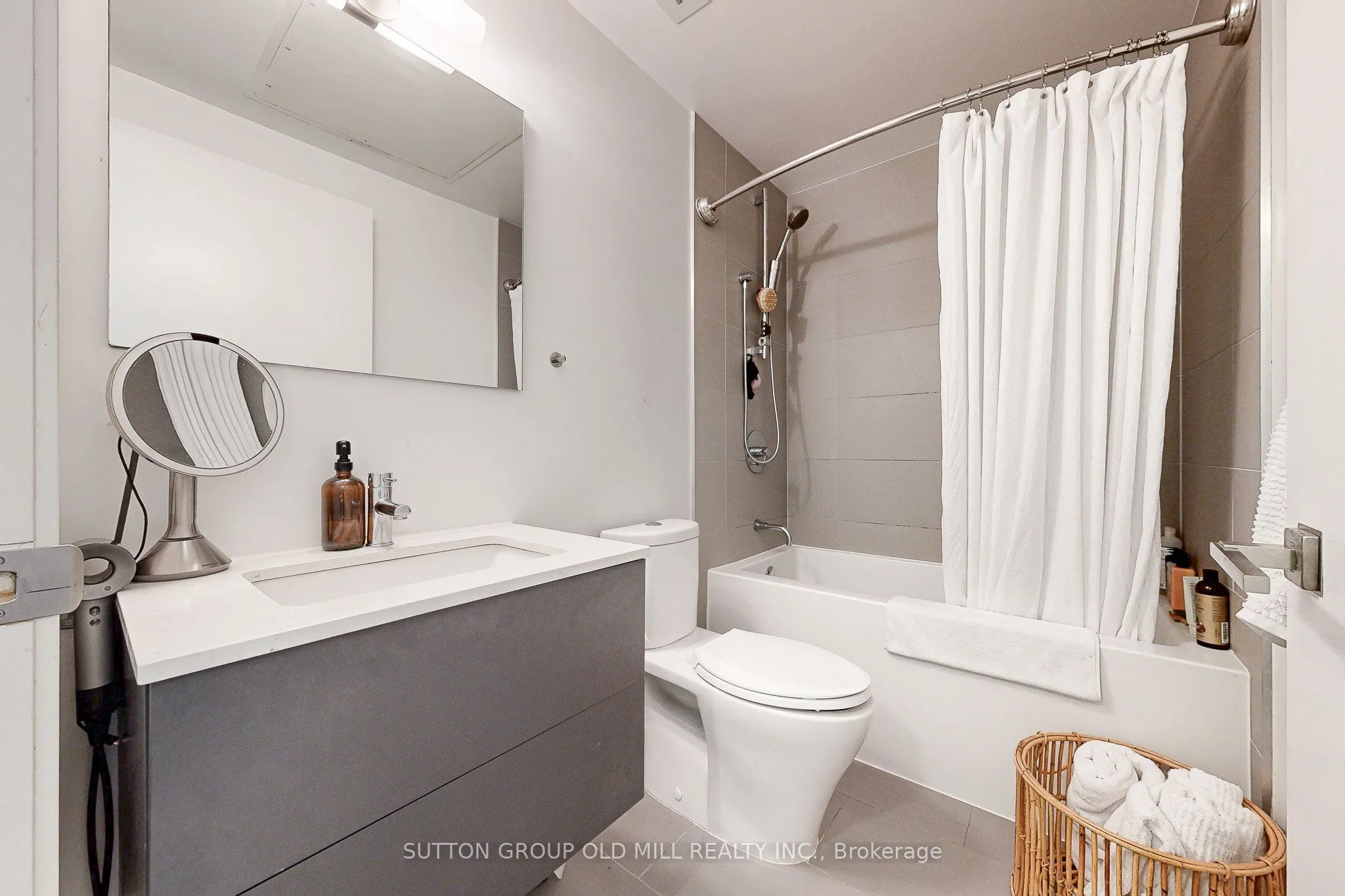 530 Indian Grove, #201