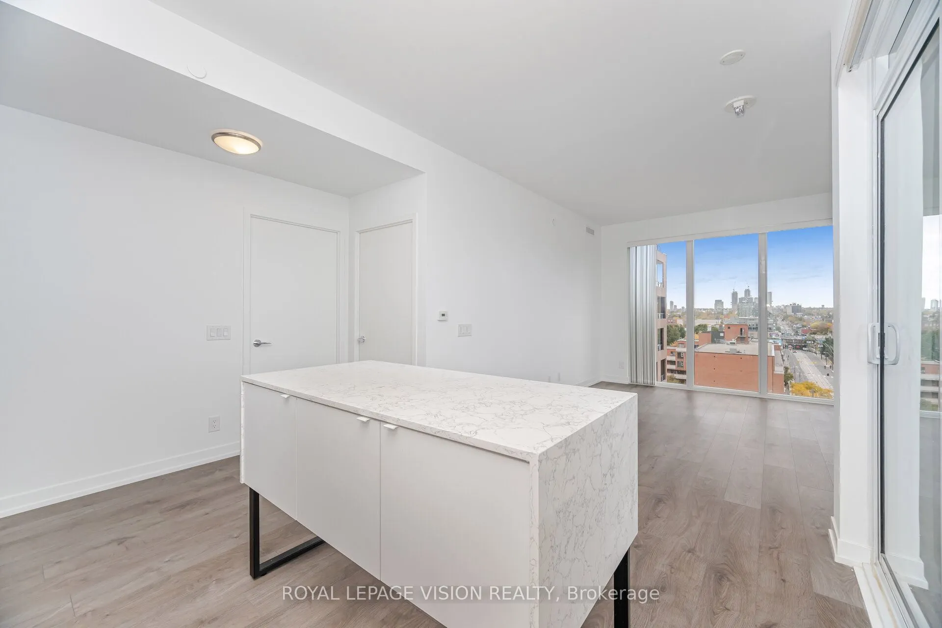 270 Dufferin Street, #803