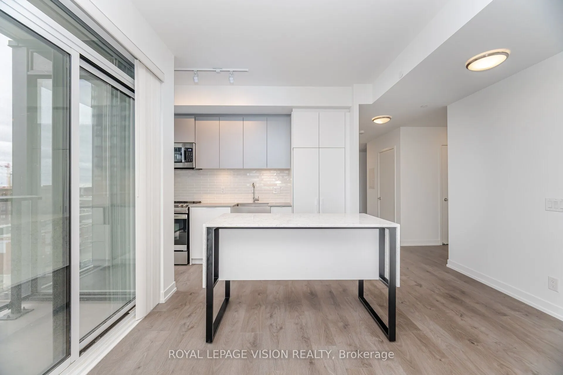 270 Dufferin Street, #803