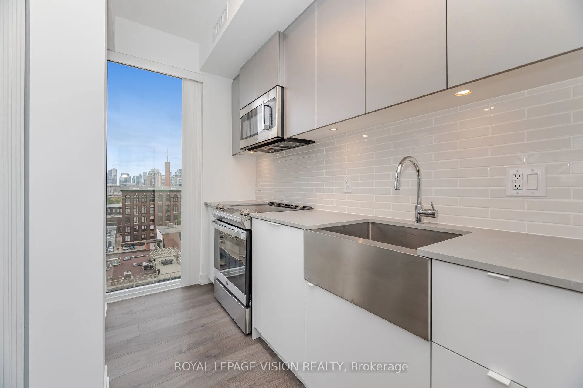 270 Dufferin Street, #803