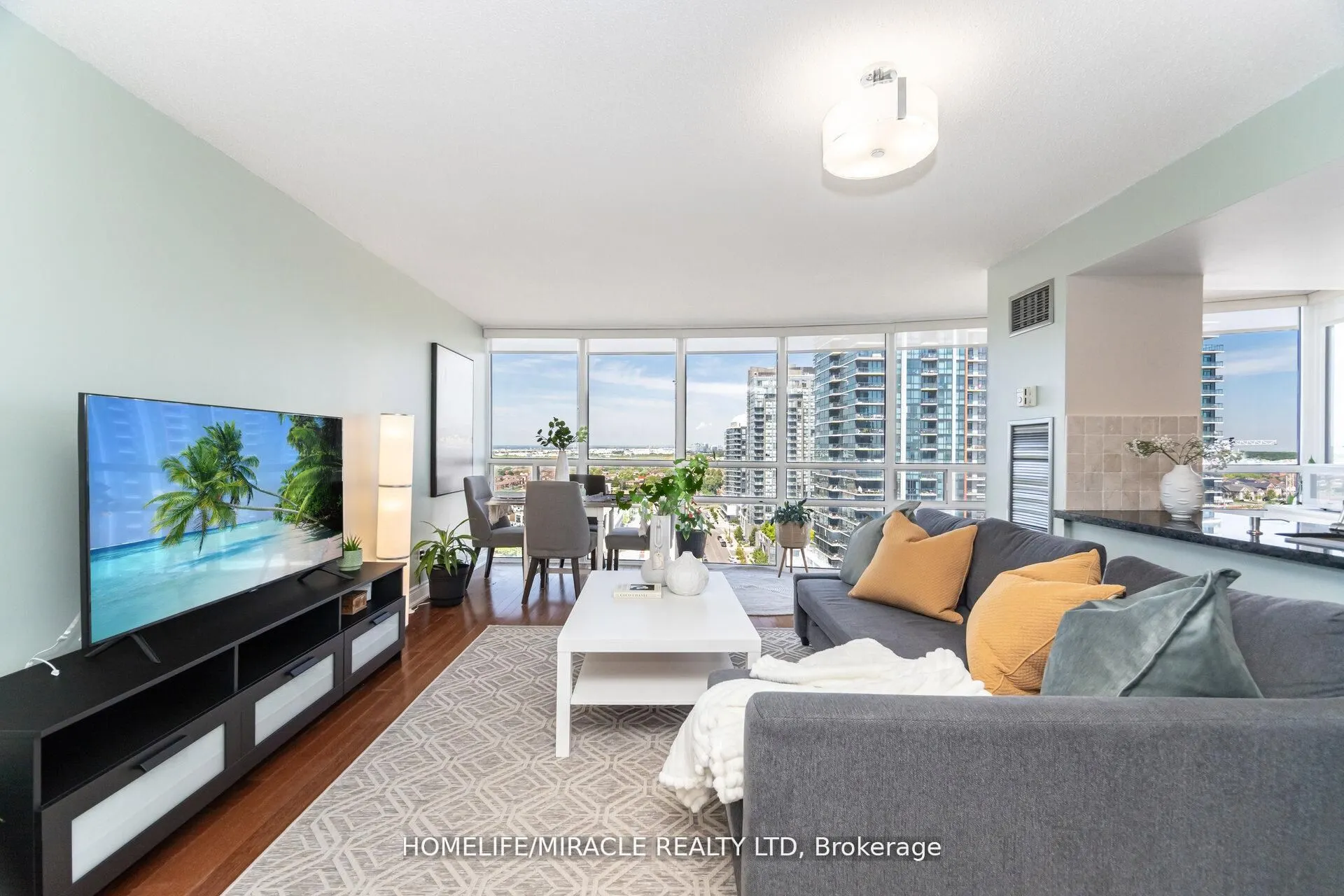 50 Eglinton Ave W, #01