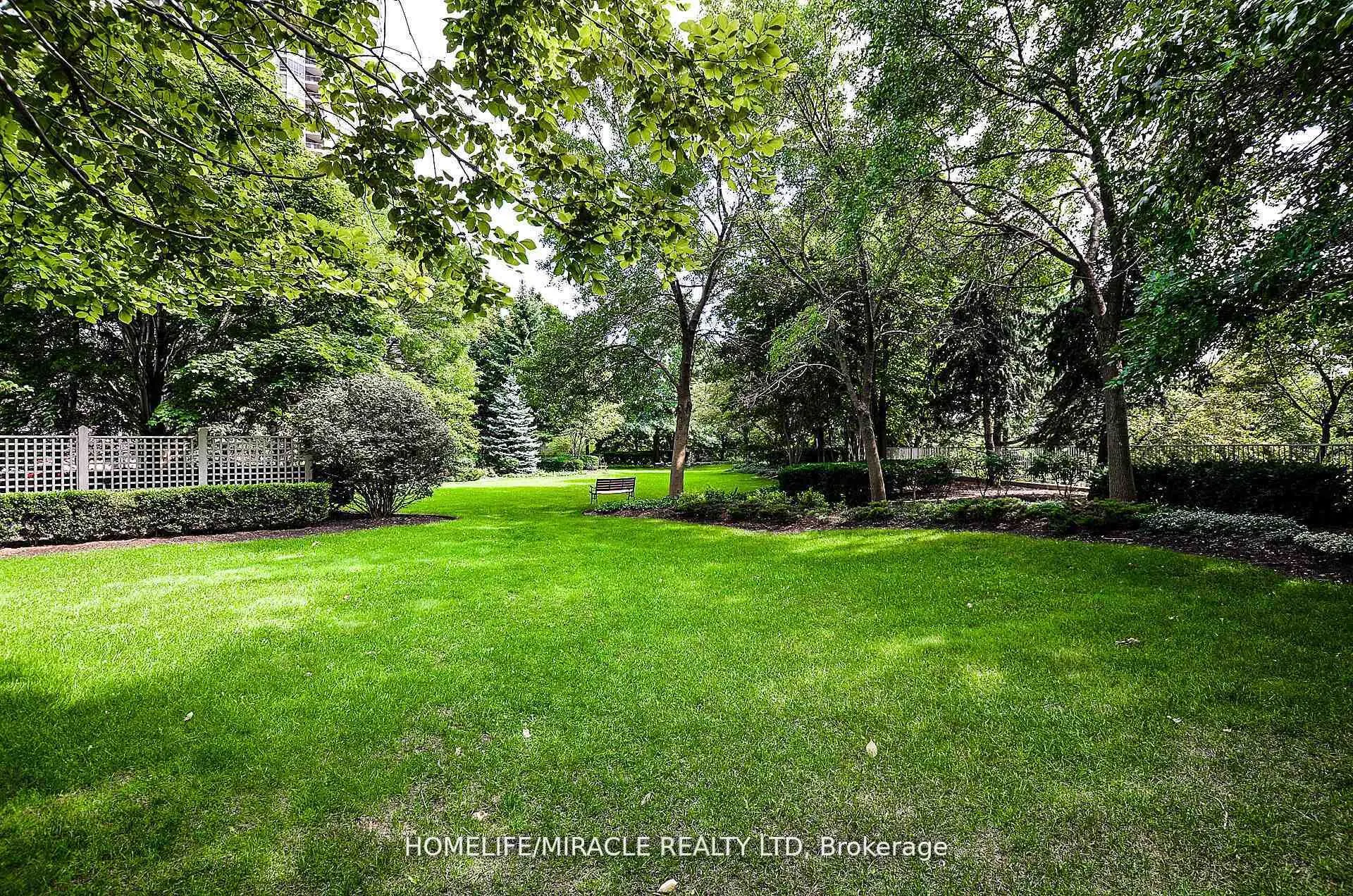 50 Eglinton Ave W, #01