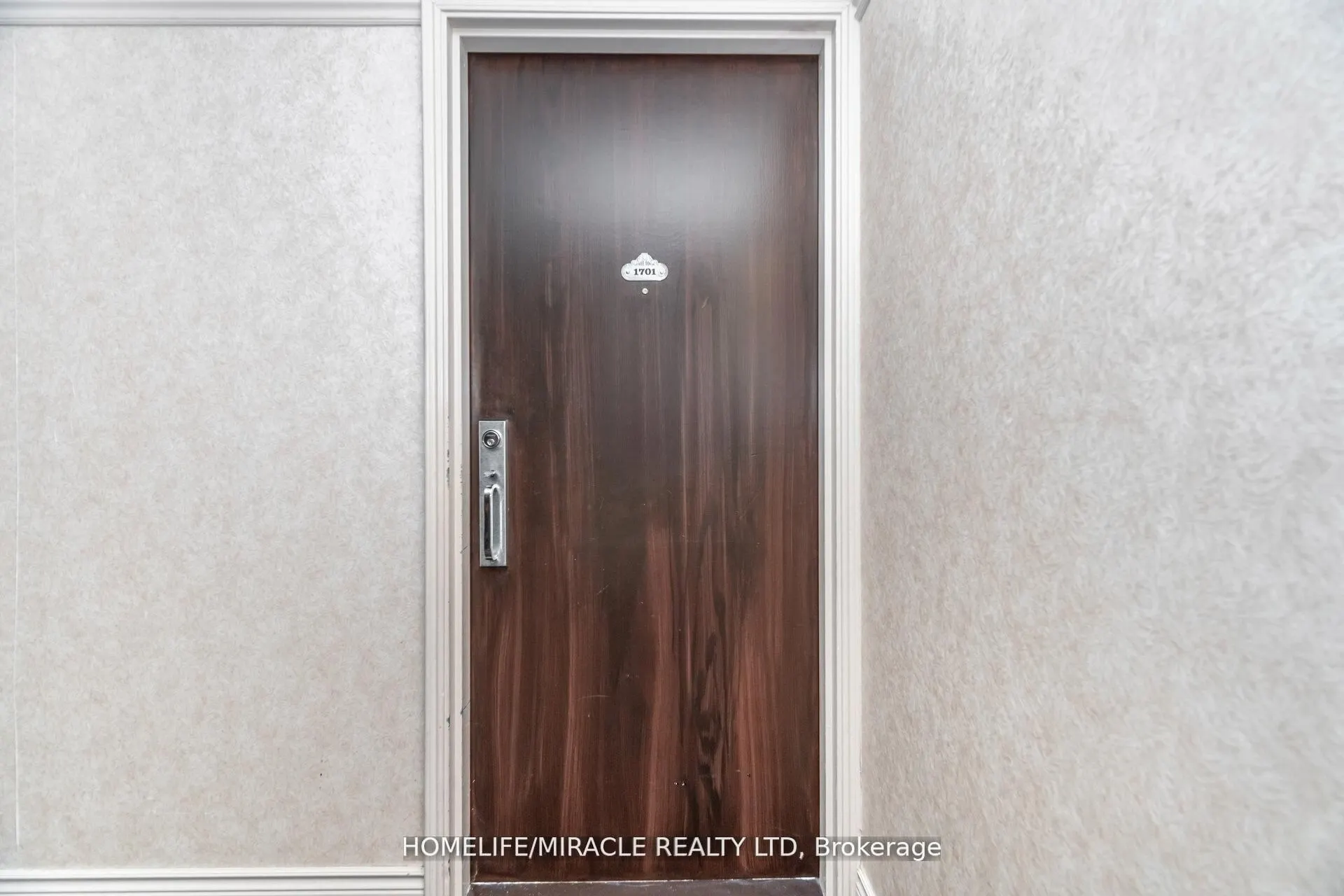 50 Eglinton Ave W, #01