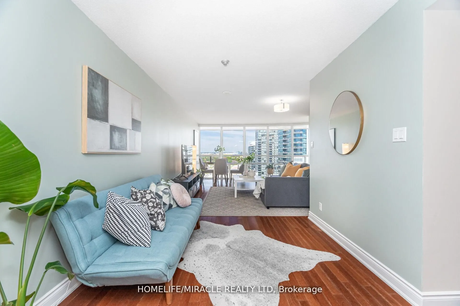 50 Eglinton Ave W, #01