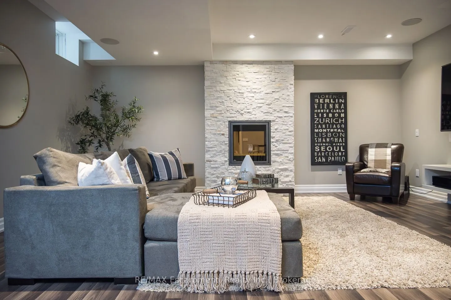 2334 Wuthering Heights Way