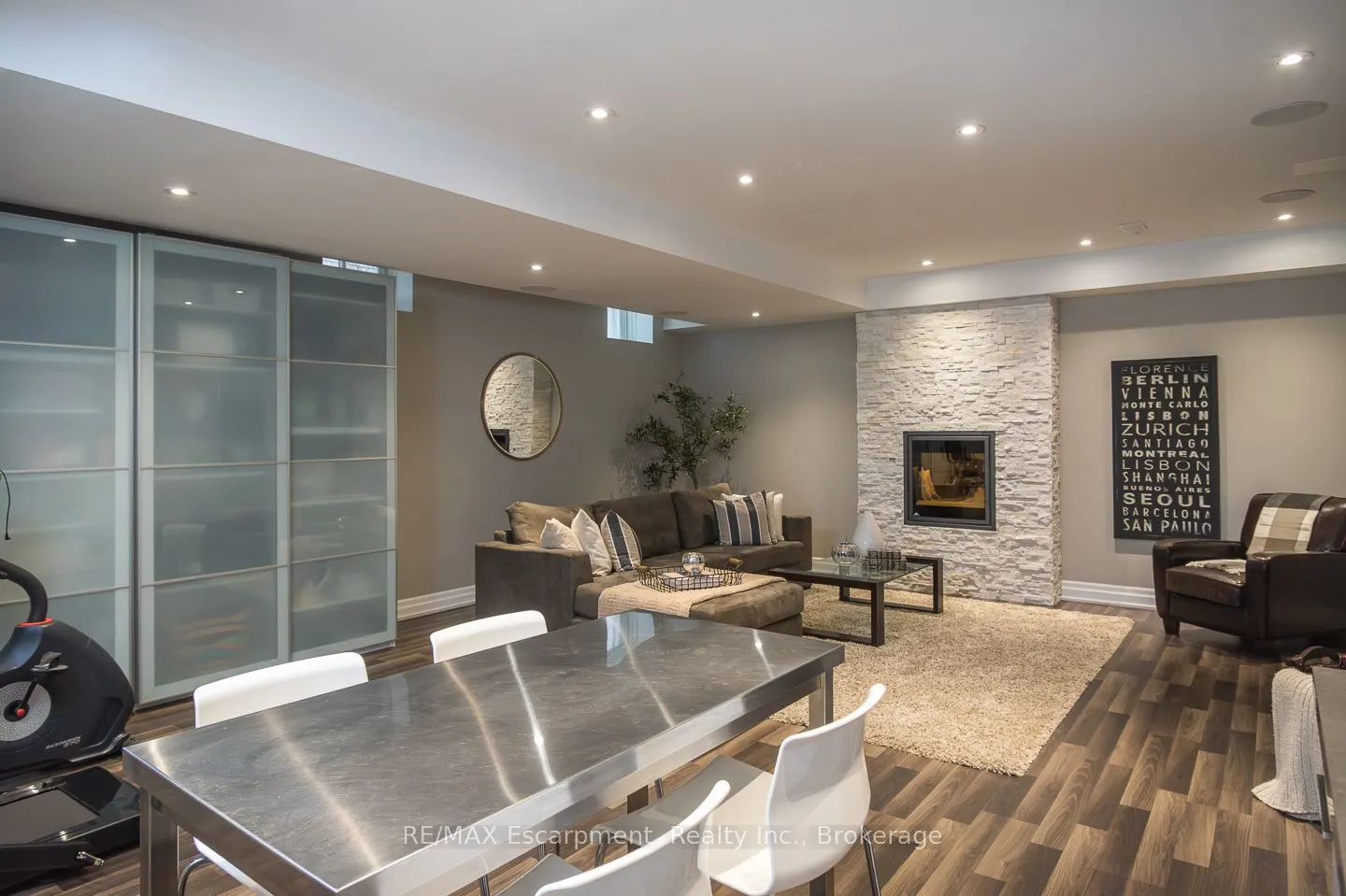 2334 Wuthering Heights Way