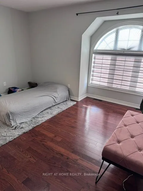 122 Spring Azure Crescent