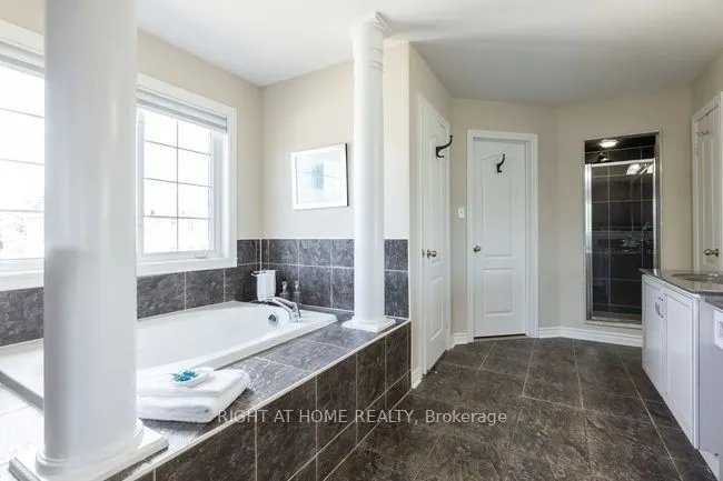 122 Spring Azure Crescent