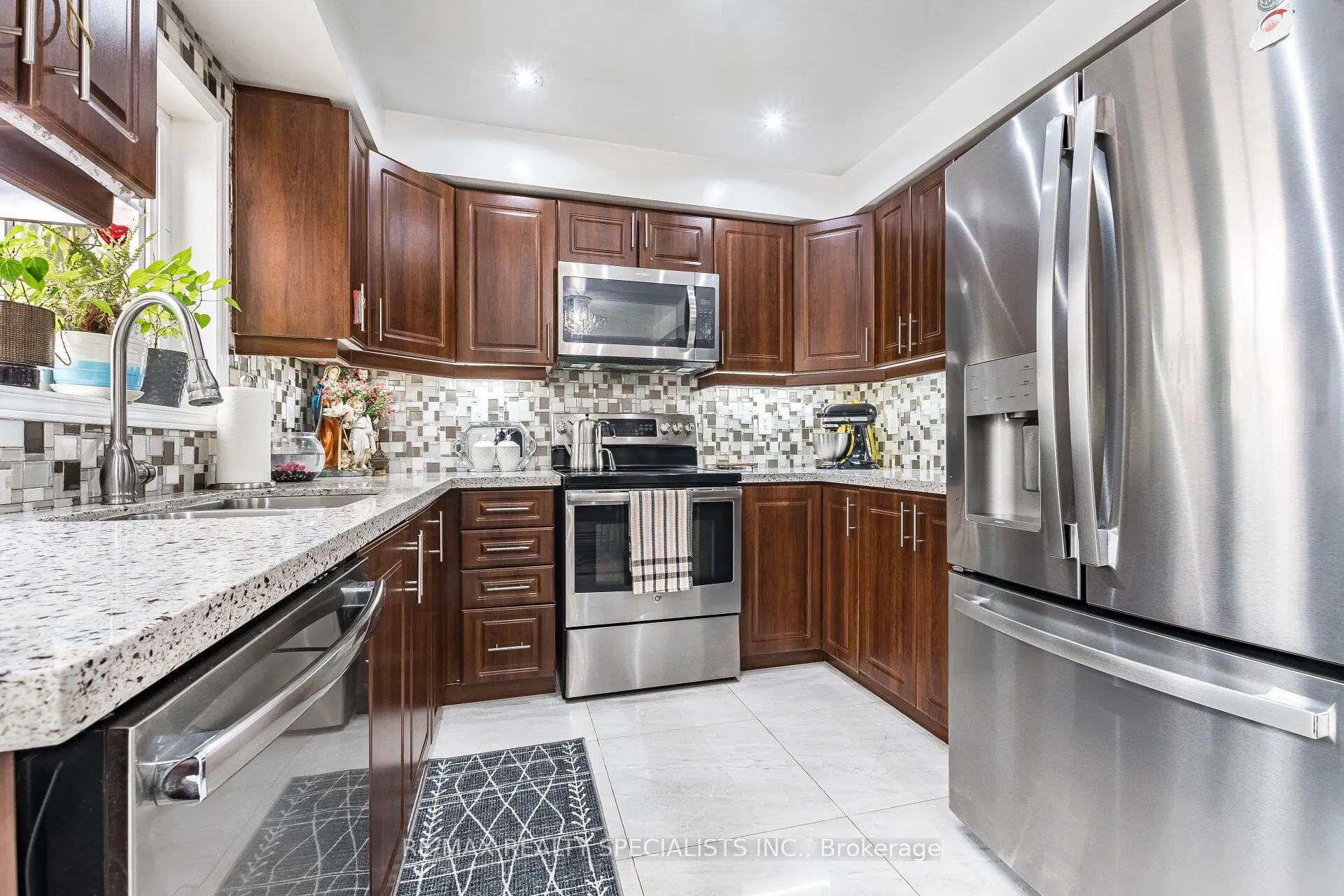 73 Zia Dodda Crescent