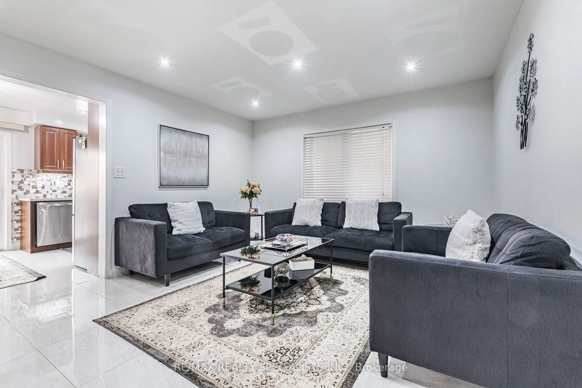 73 Zia Dodda Crescent