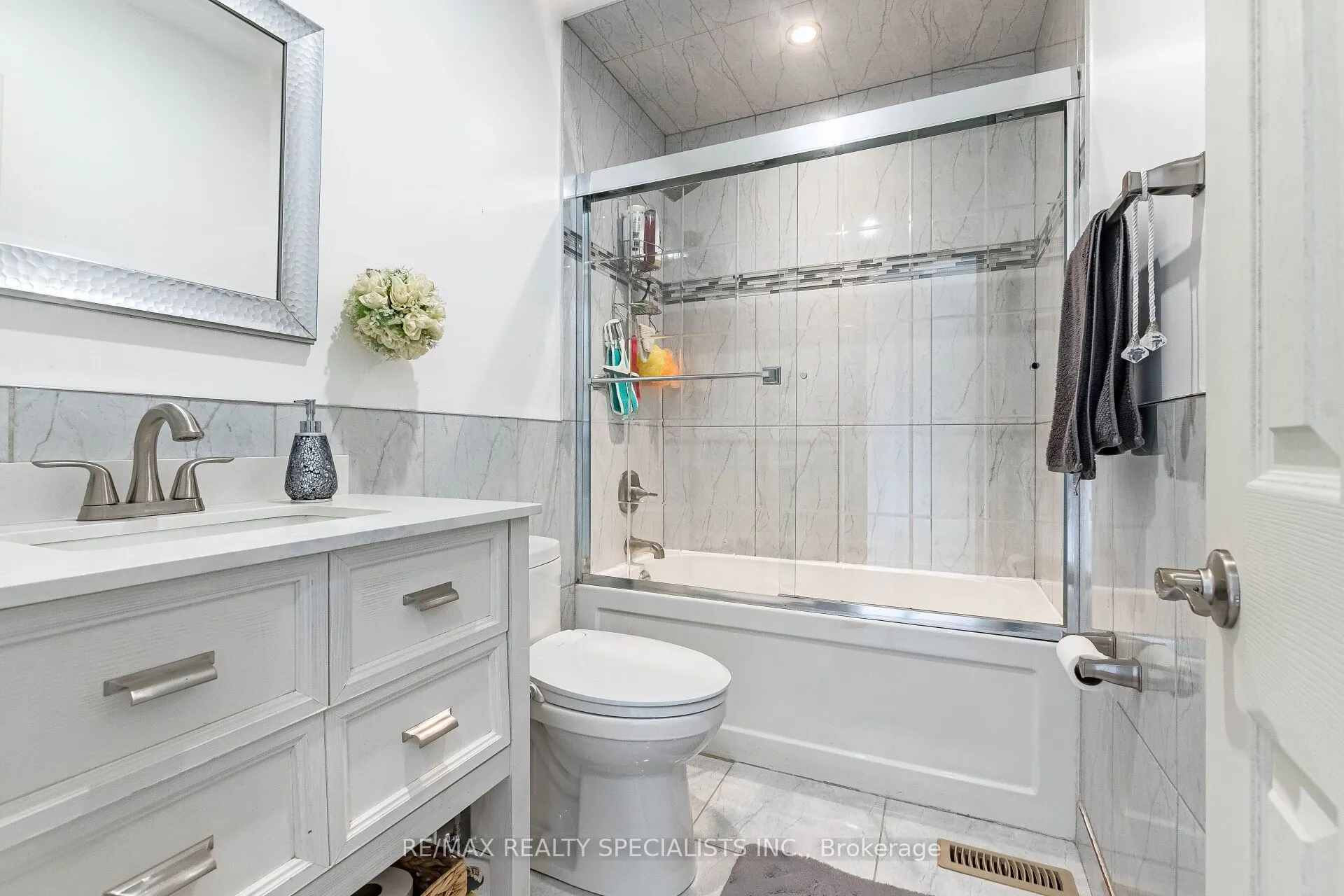 73 Zia Dodda Crescent