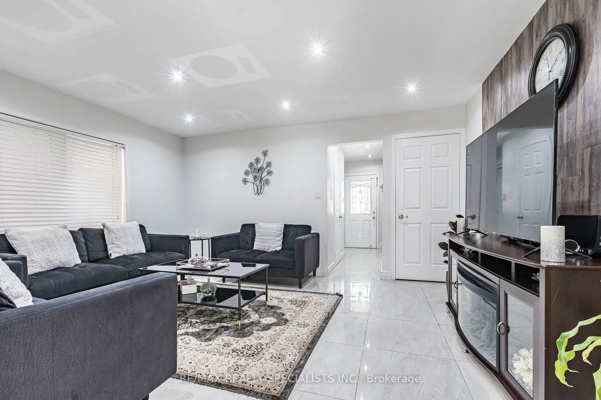 73 Zia Dodda Crescent