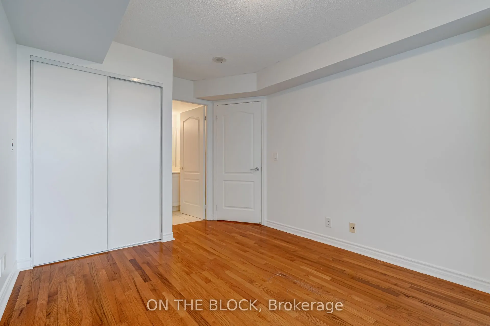 33 Elm Drive W, #1604