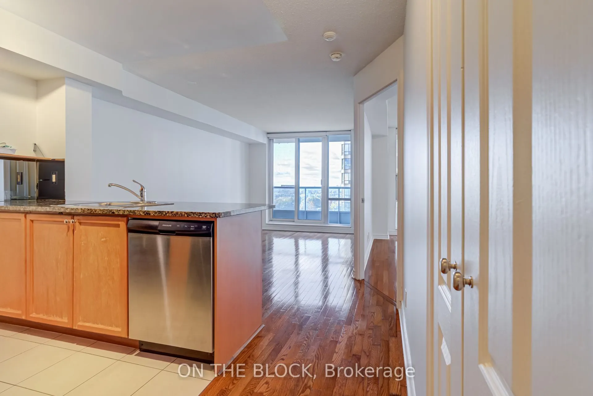 33 Elm Drive W, #1604