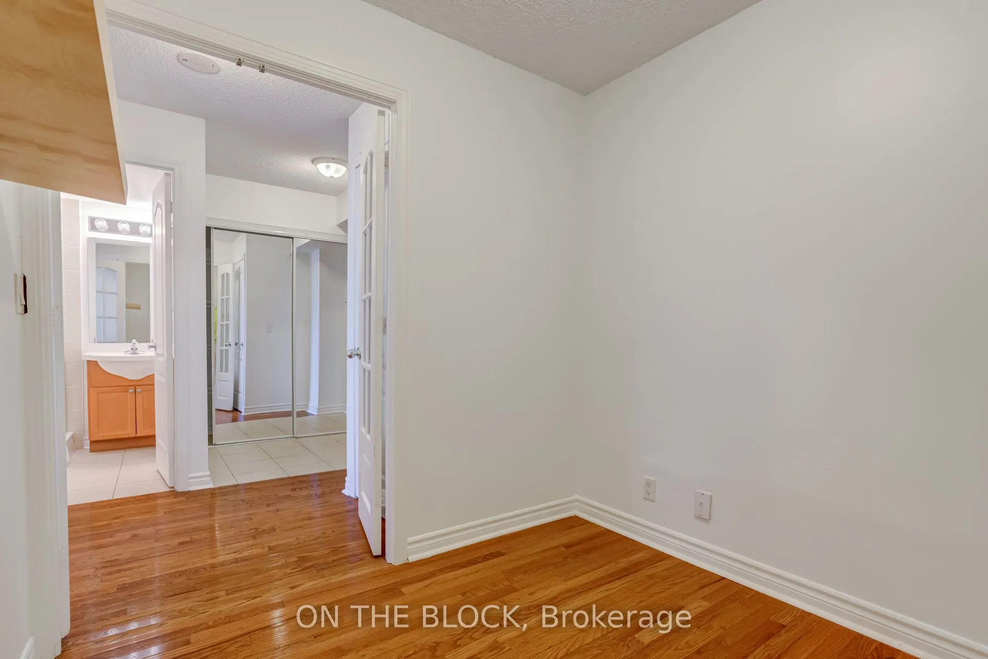 33 Elm Drive W, #1604