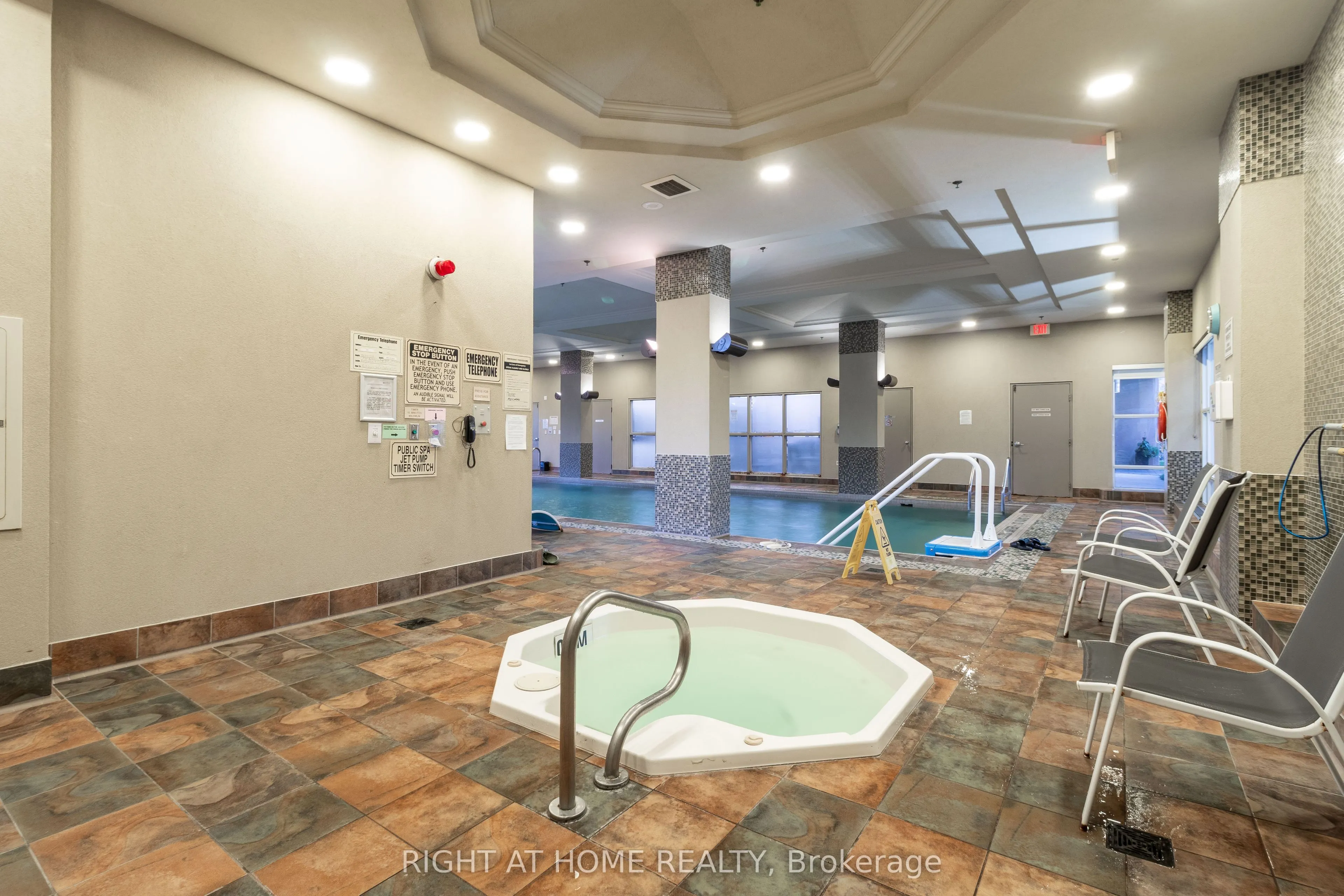 349 Rathburn Road W, #511