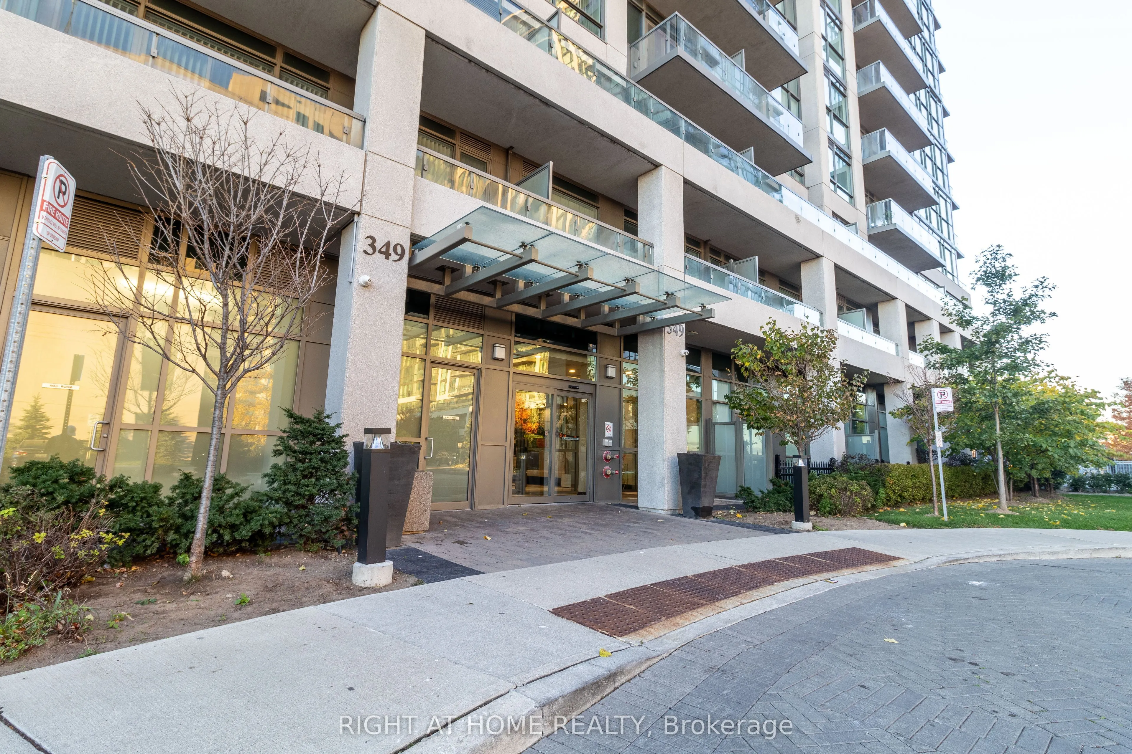 349 Rathburn Road W, #511