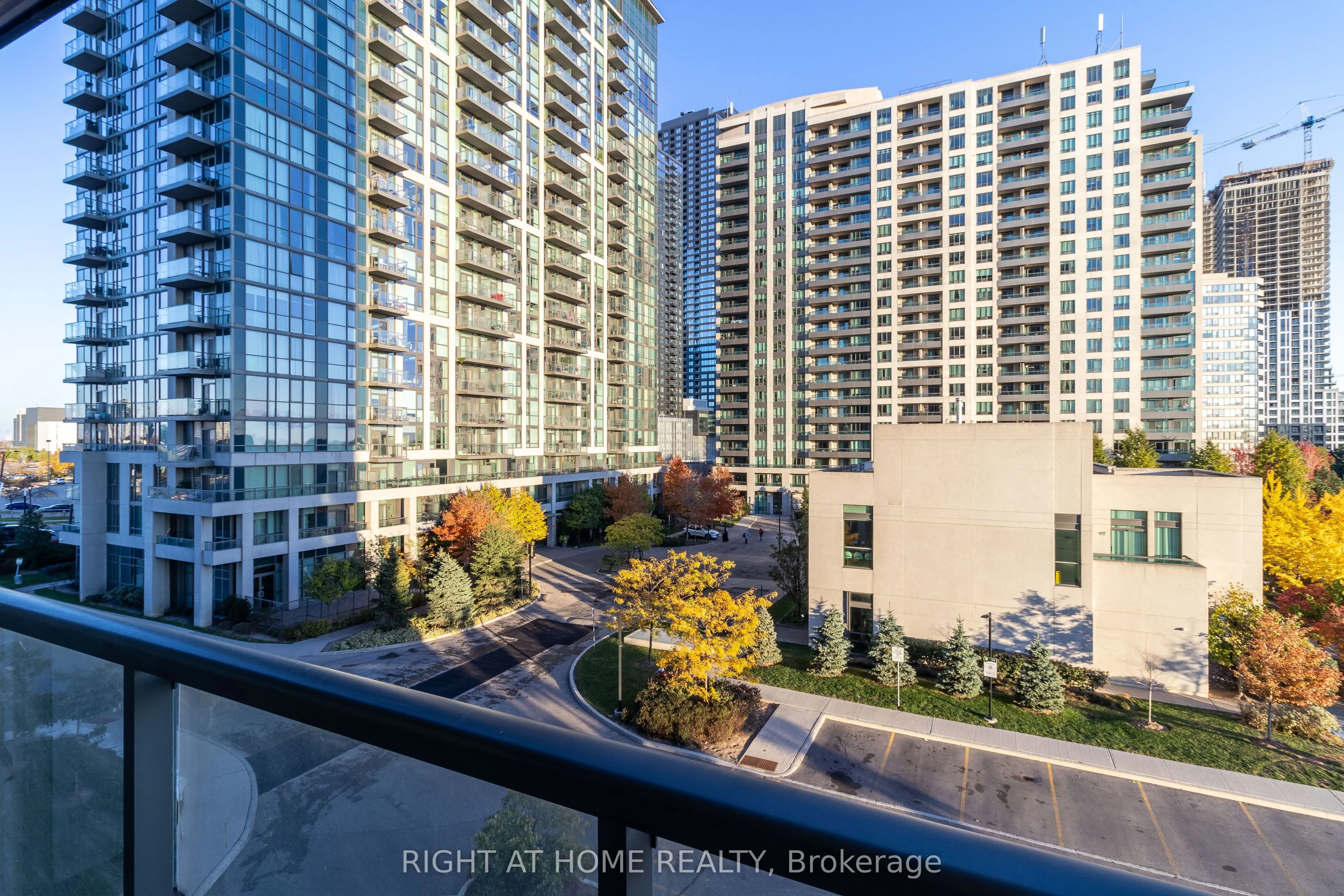 349 Rathburn Road W, #511