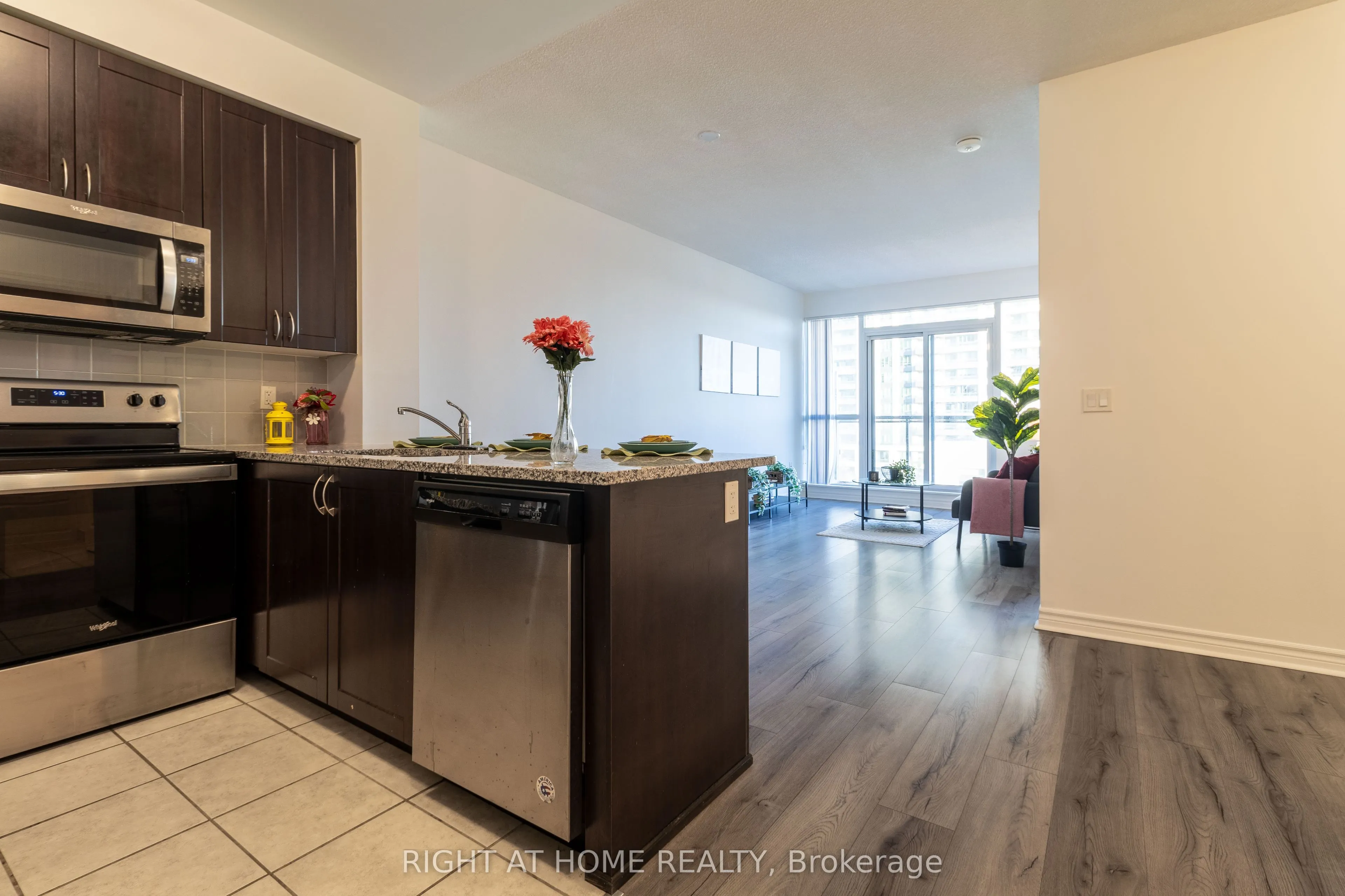 349 Rathburn Road W, #511