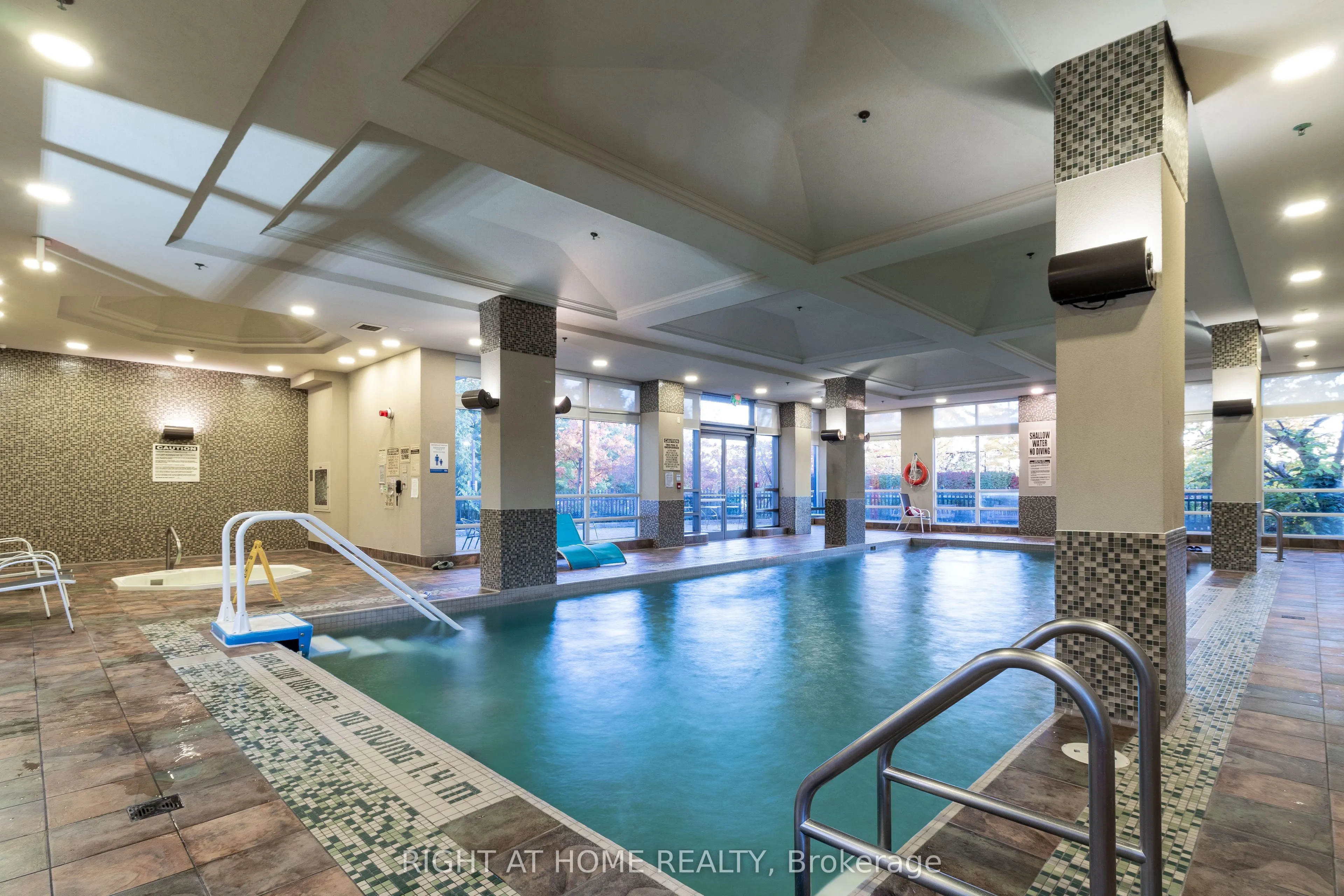 349 Rathburn Road W, #511