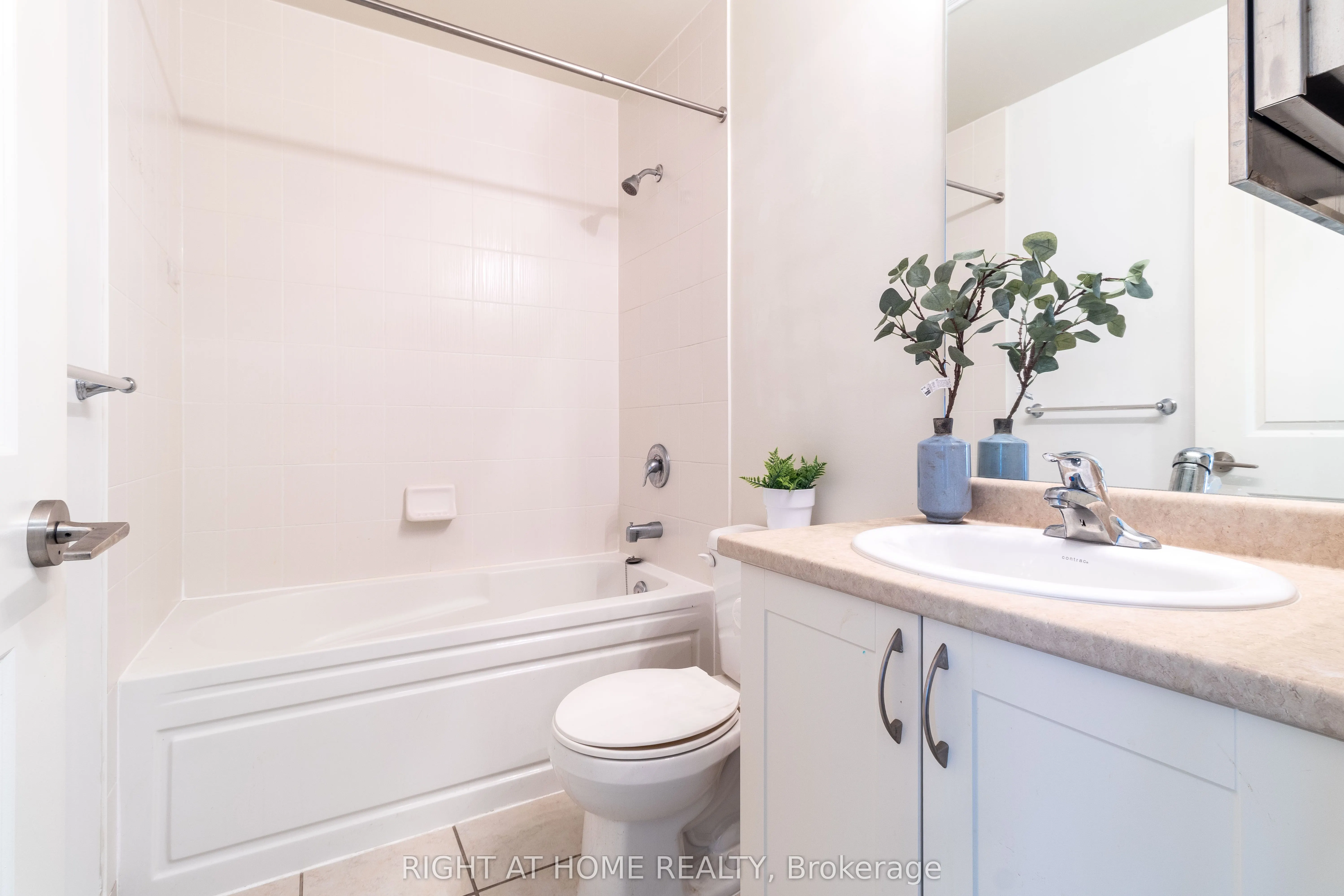 349 Rathburn Road W, #511