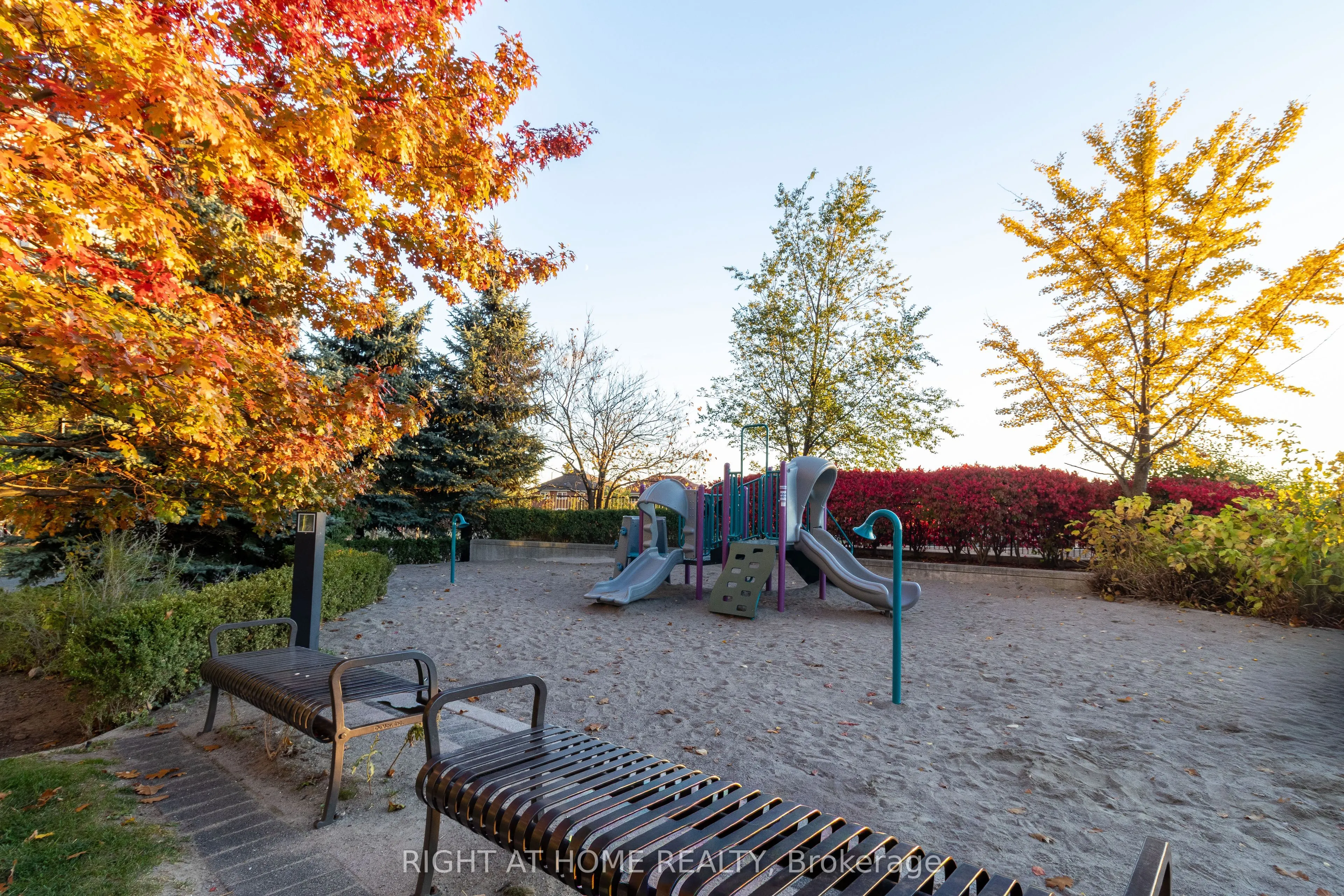 349 Rathburn Road W, #511