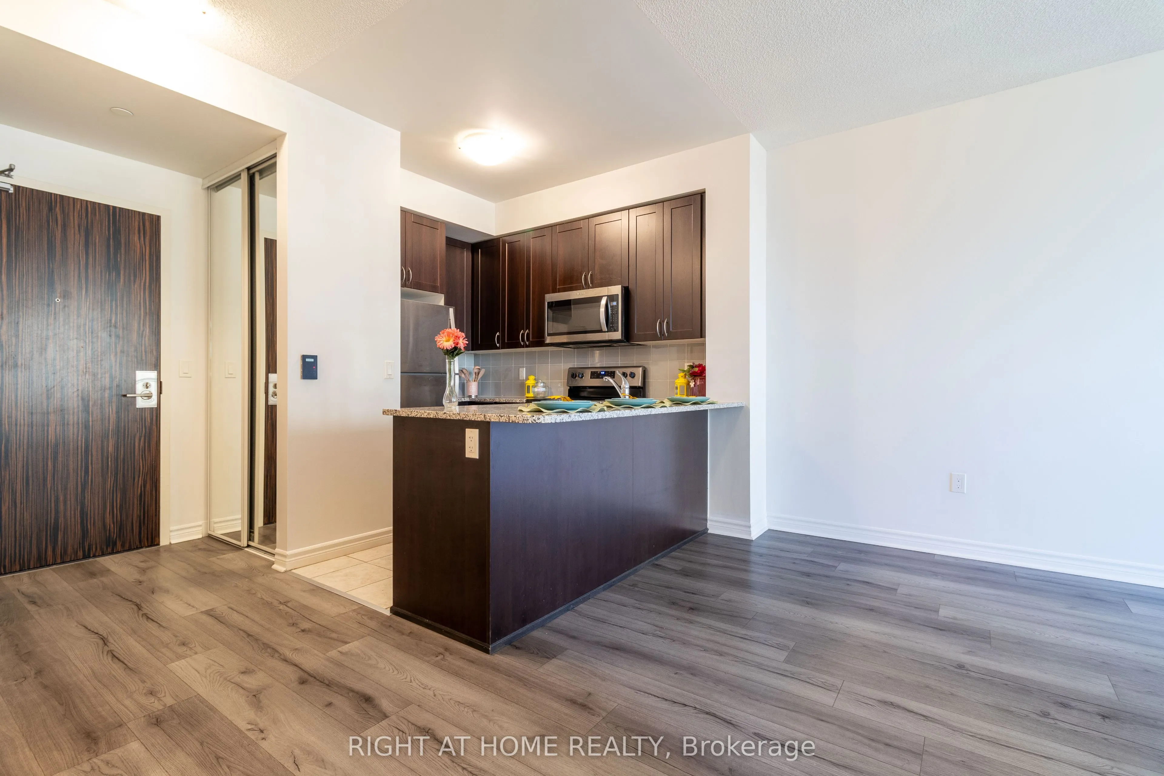 349 Rathburn Road W, #511