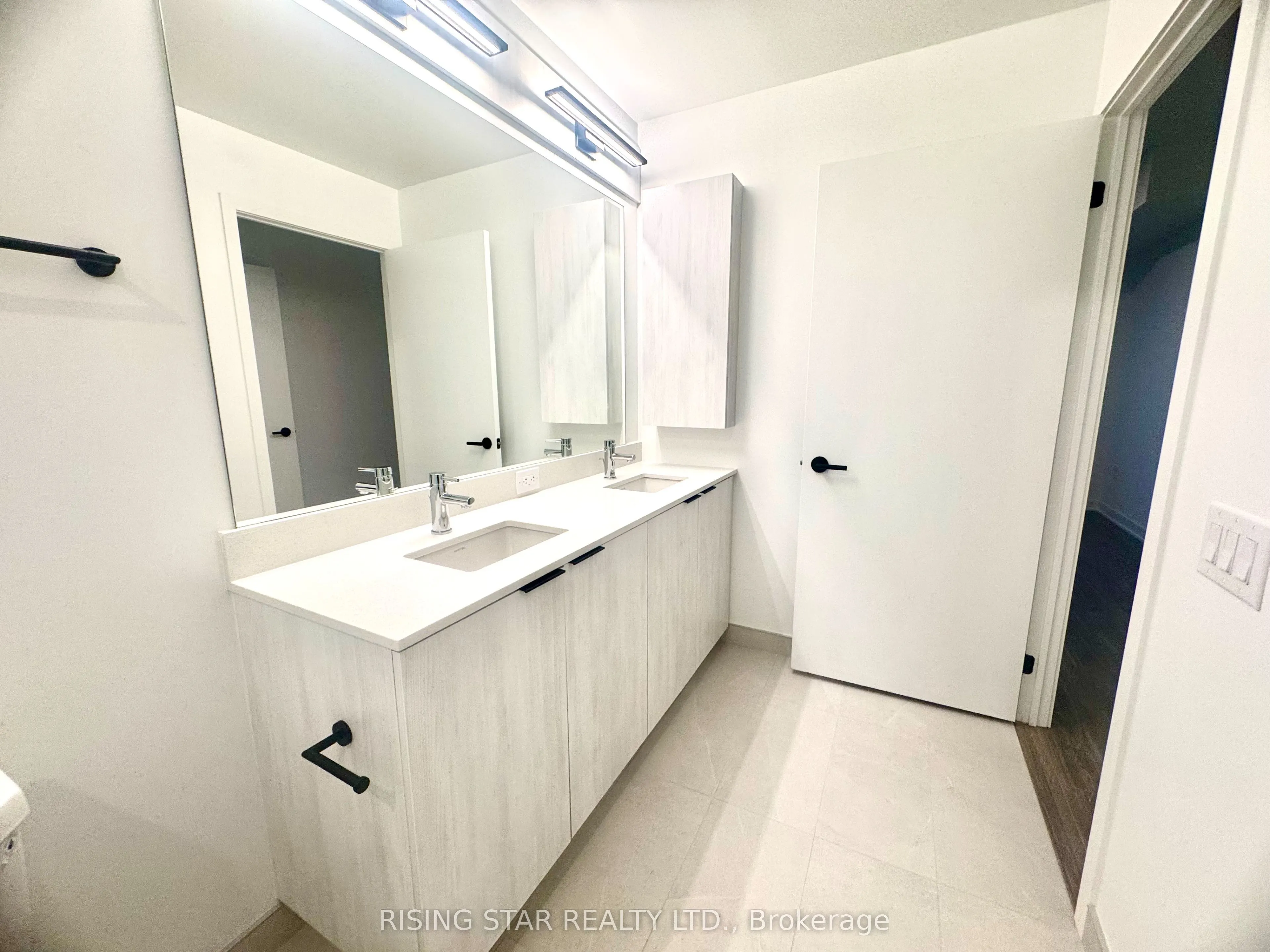 2495 Eglinton Ave Avenue W, #1209