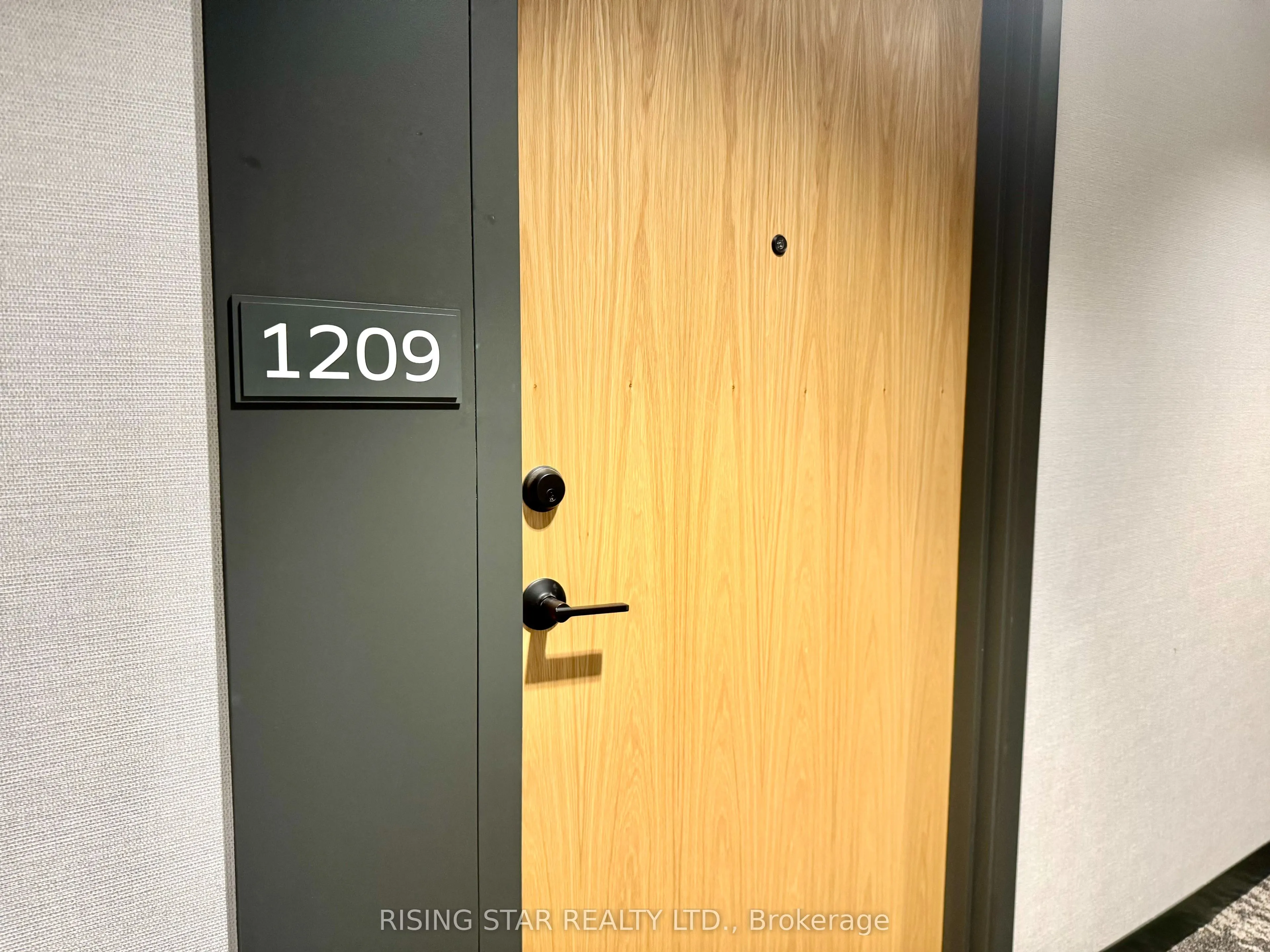 2495 Eglinton Ave Avenue W, #1209