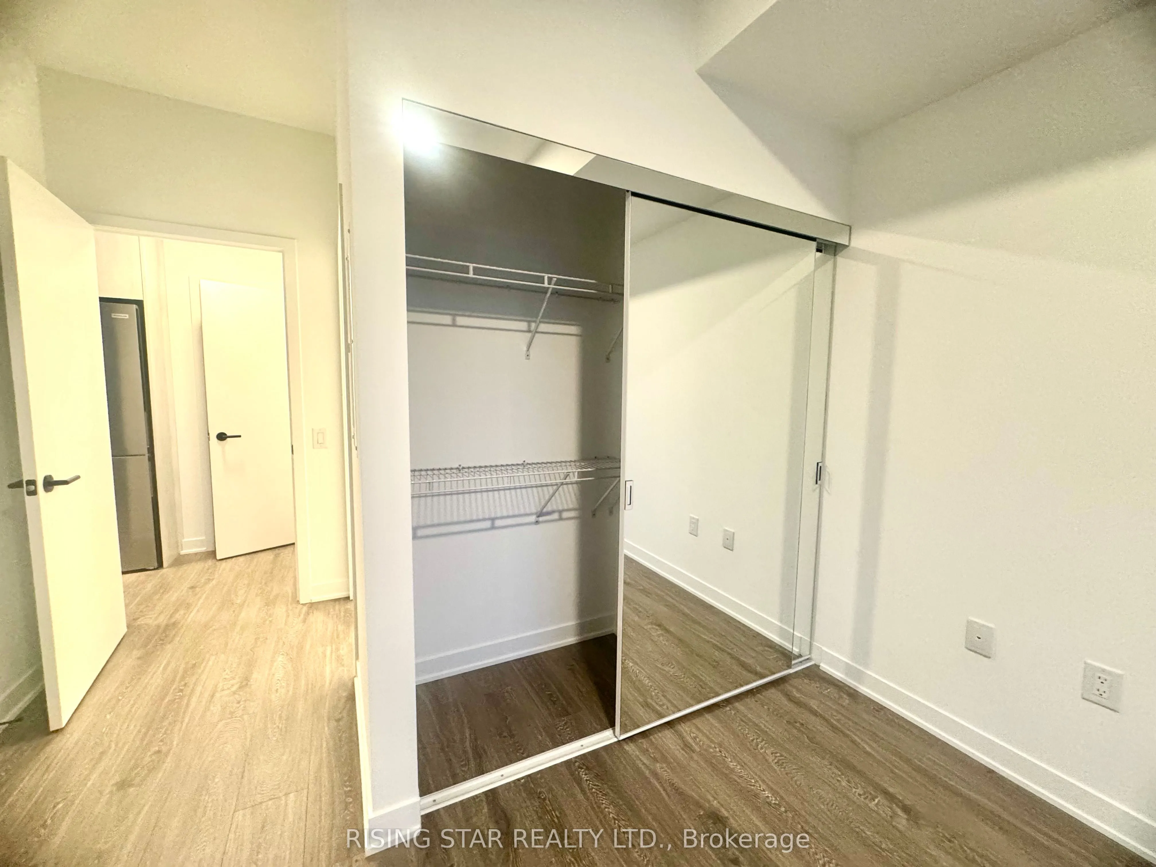 2495 Eglinton Ave Avenue W, #1209