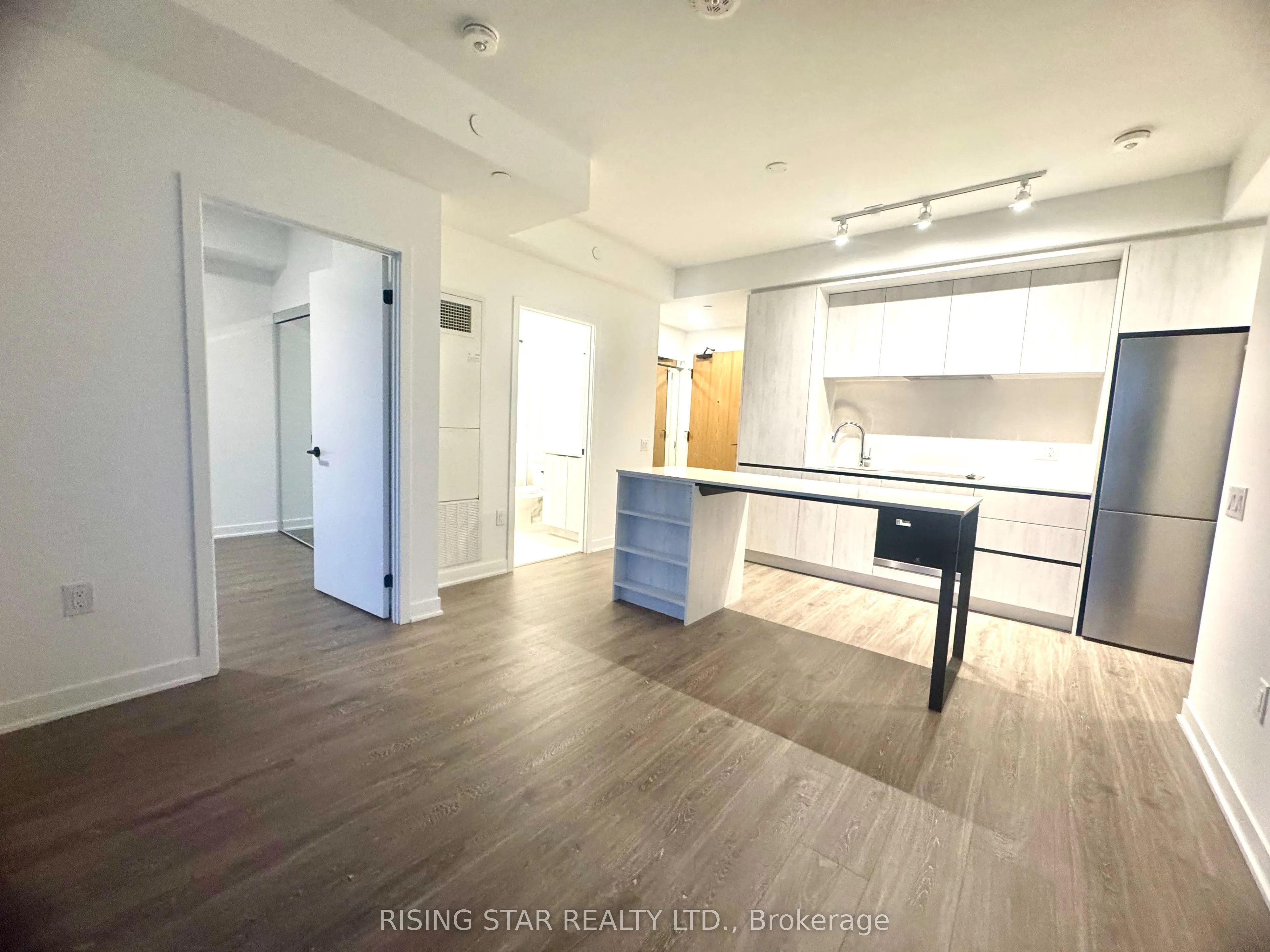 2495 Eglinton Ave Avenue W, #1209