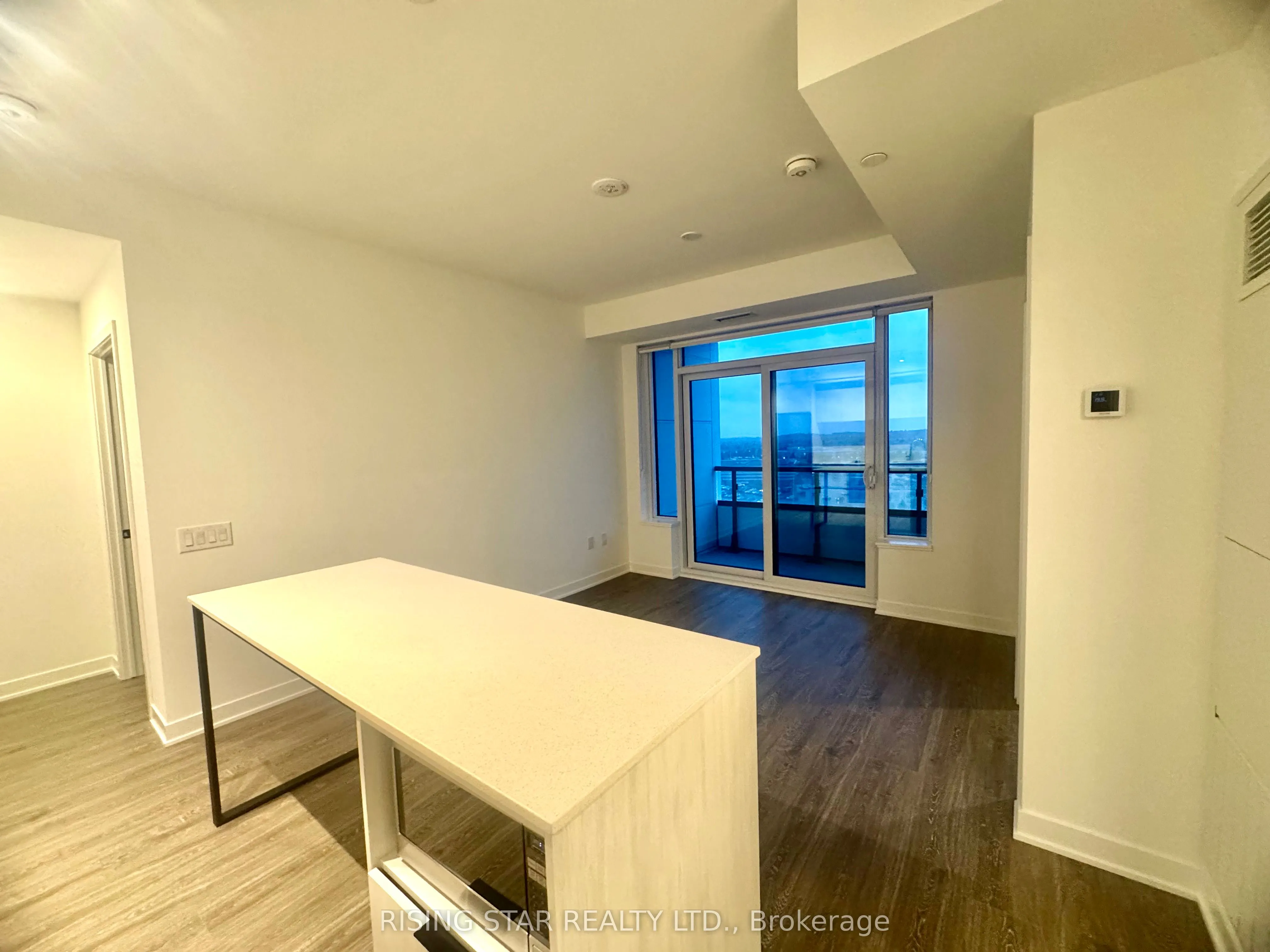 2495 Eglinton Ave Avenue W, #1209