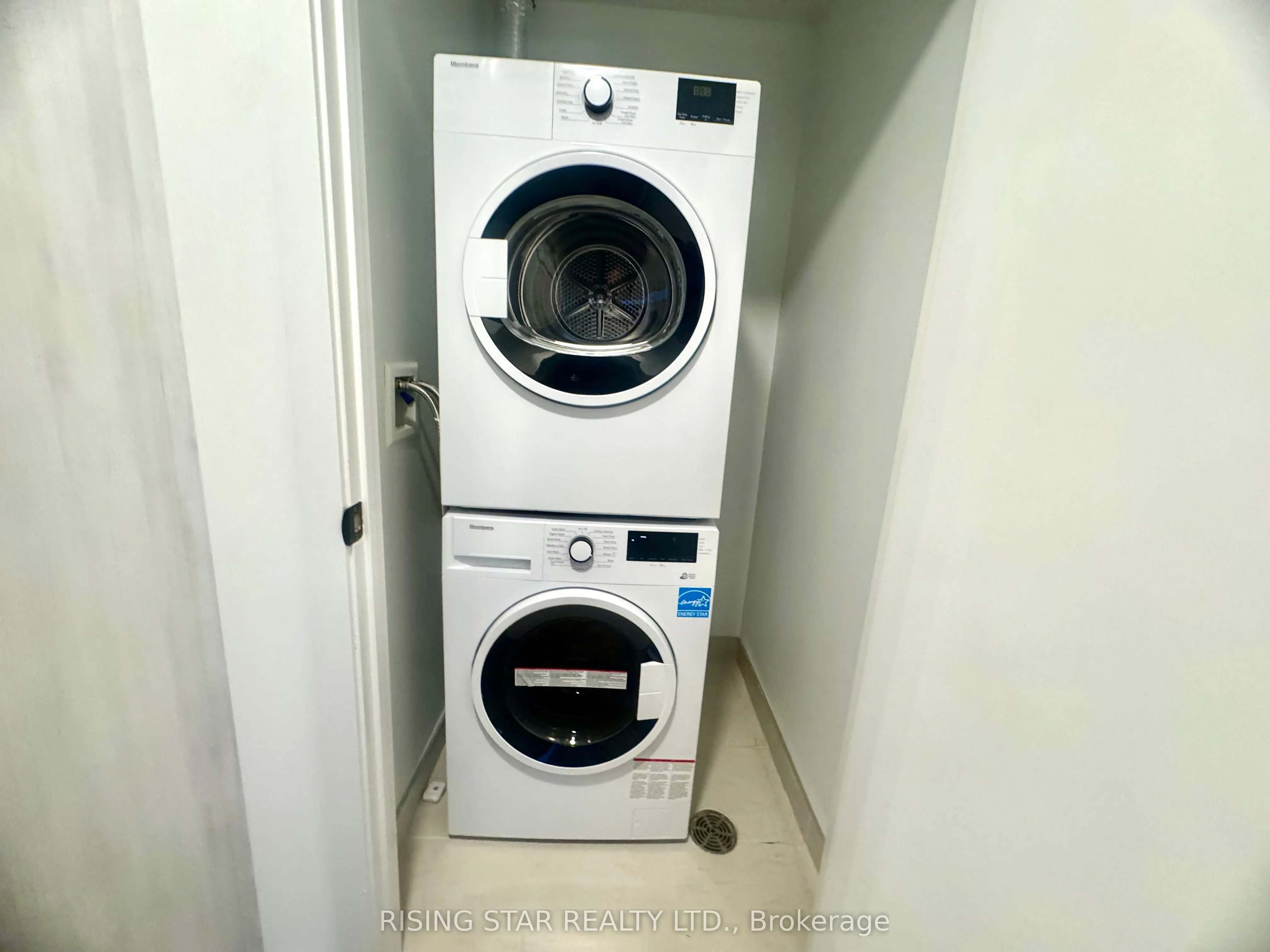 2495 Eglinton Ave Avenue W, #1209