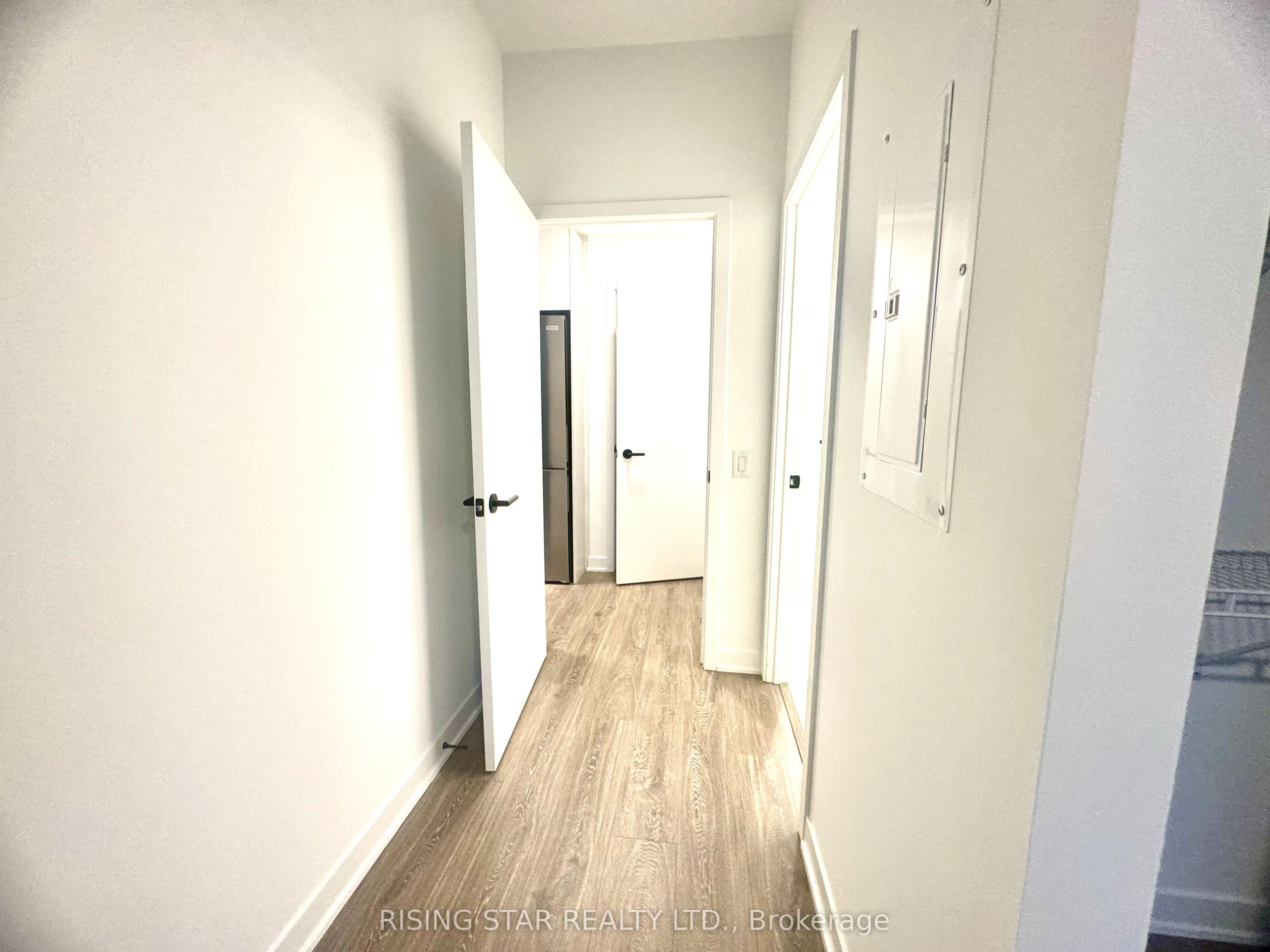 2495 Eglinton Ave Avenue W, #1209