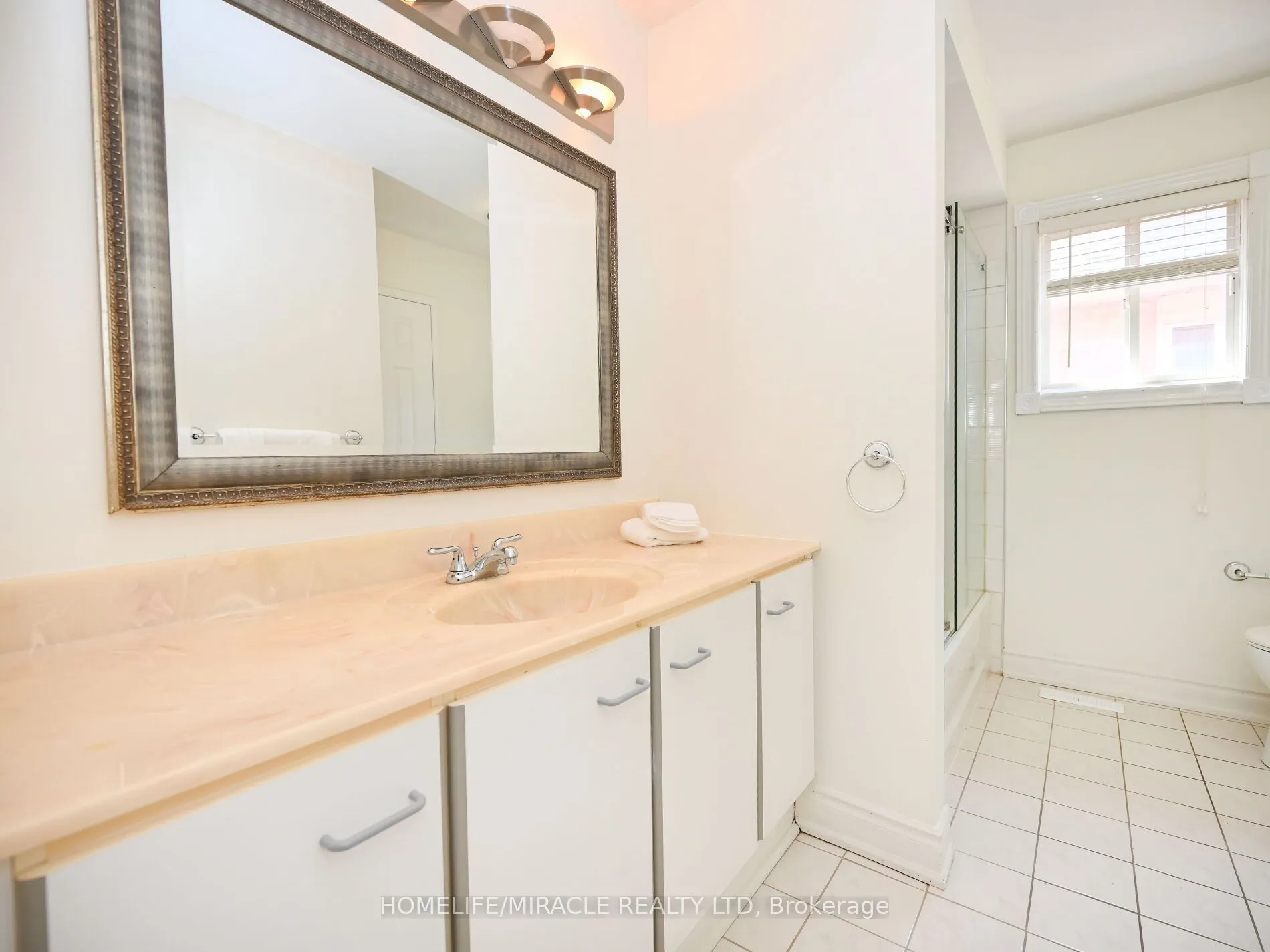 1184 Windsor Hill Boulevard