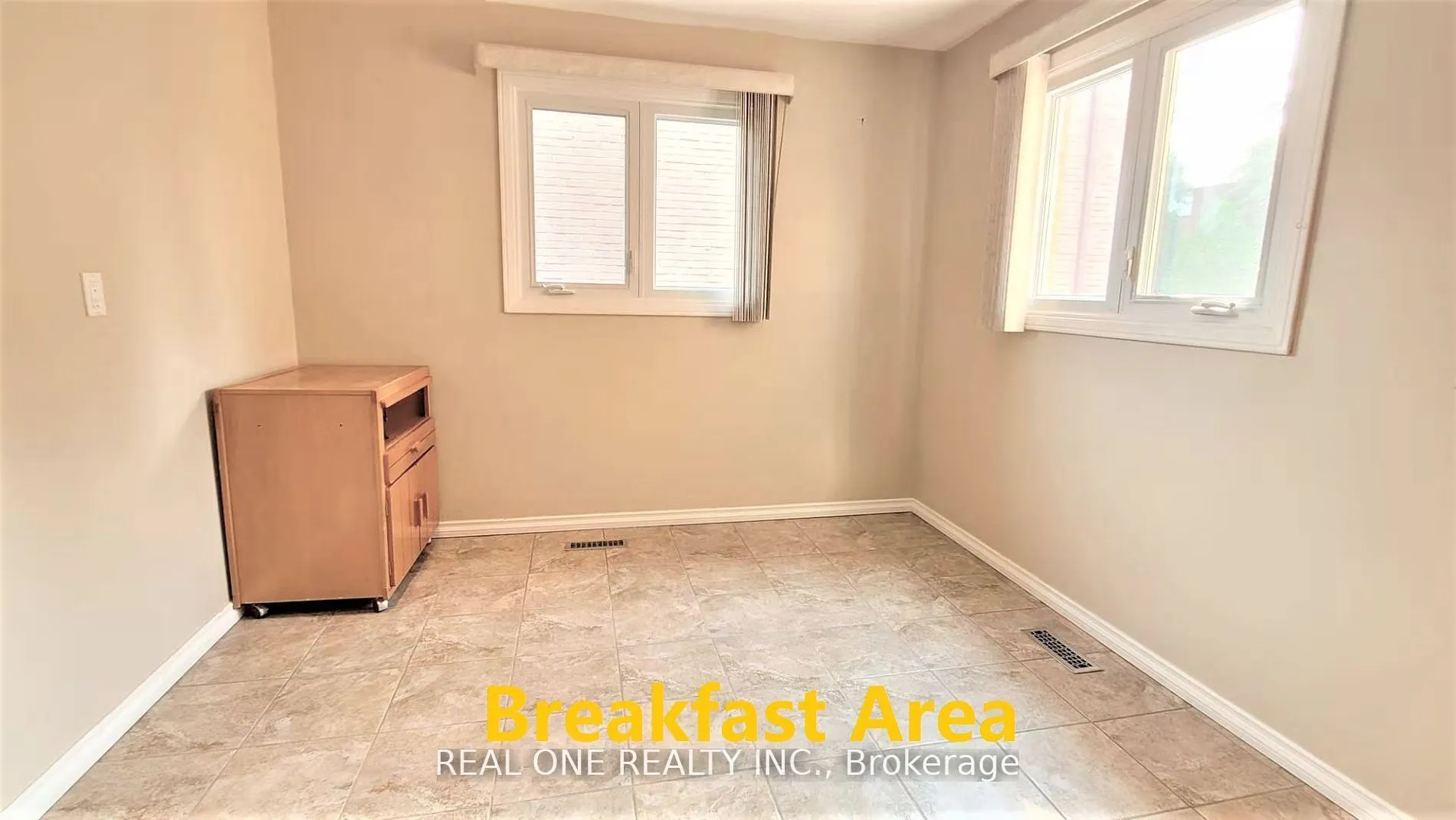 2405 Benedet Drive, #Upper