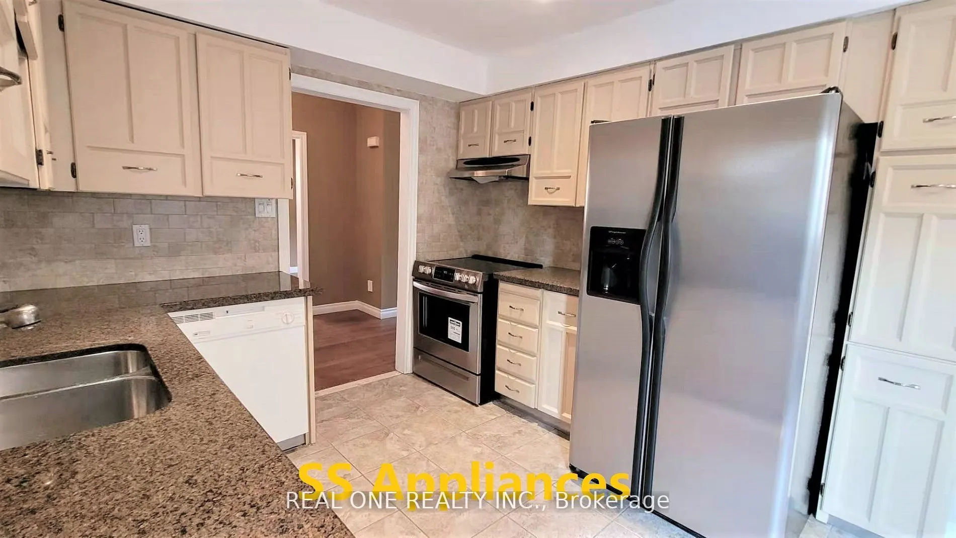 2405 Benedet Drive, #Upper